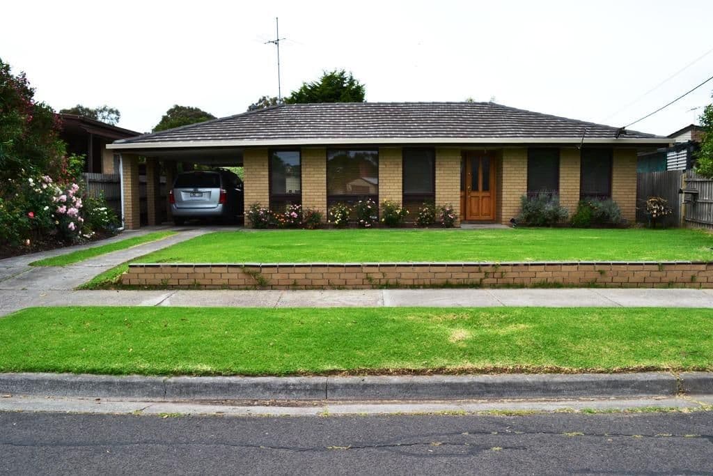 17 Higgins Avenue, SUNBURY VIC 3429, Sunbury - Image 1