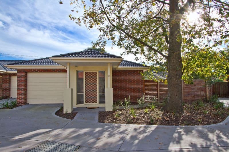 30 Gairloch Drive, FRANKSTON VIC 3199, Frankston - Image 1
