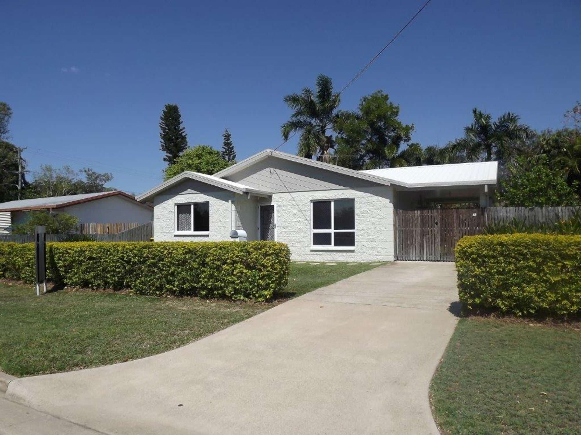 4 Woodlea Court, KELSO QLD 4815, Kelso - Image 1