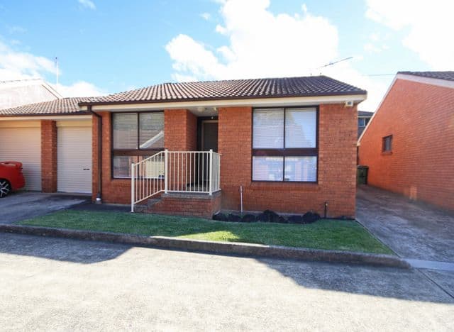MACQUARIE FIELDS NSW 2564, Macquarie Fields - Image 1