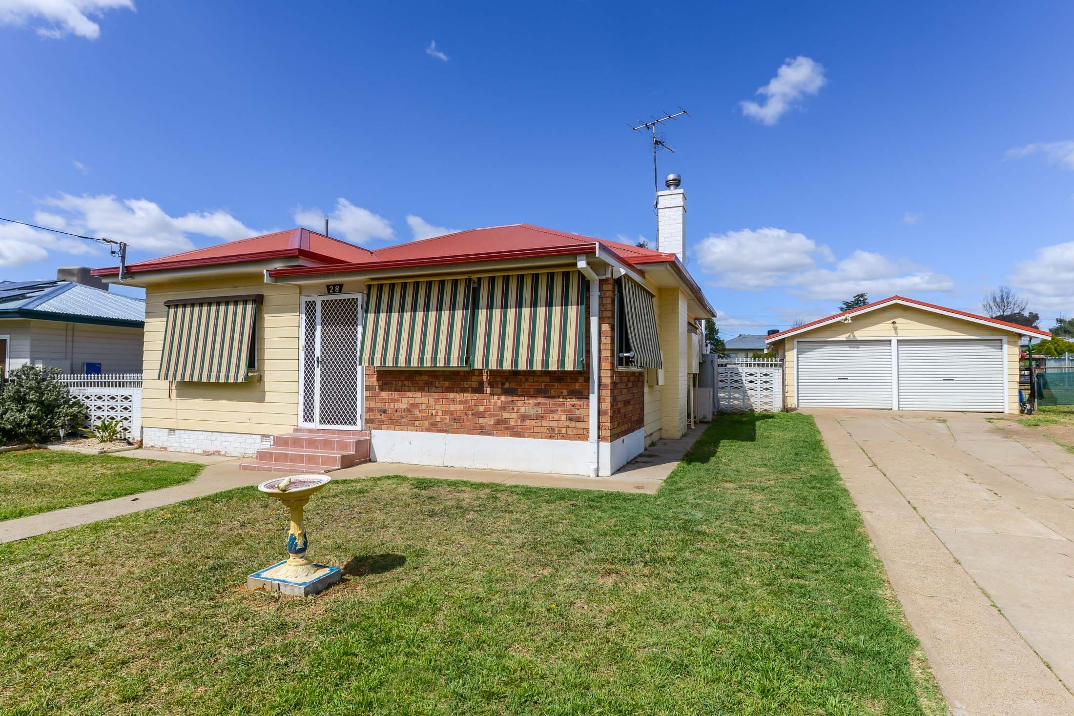 28 Baird Crescent, TAMWORTH NSW 2340, South Tamworth - Image 1