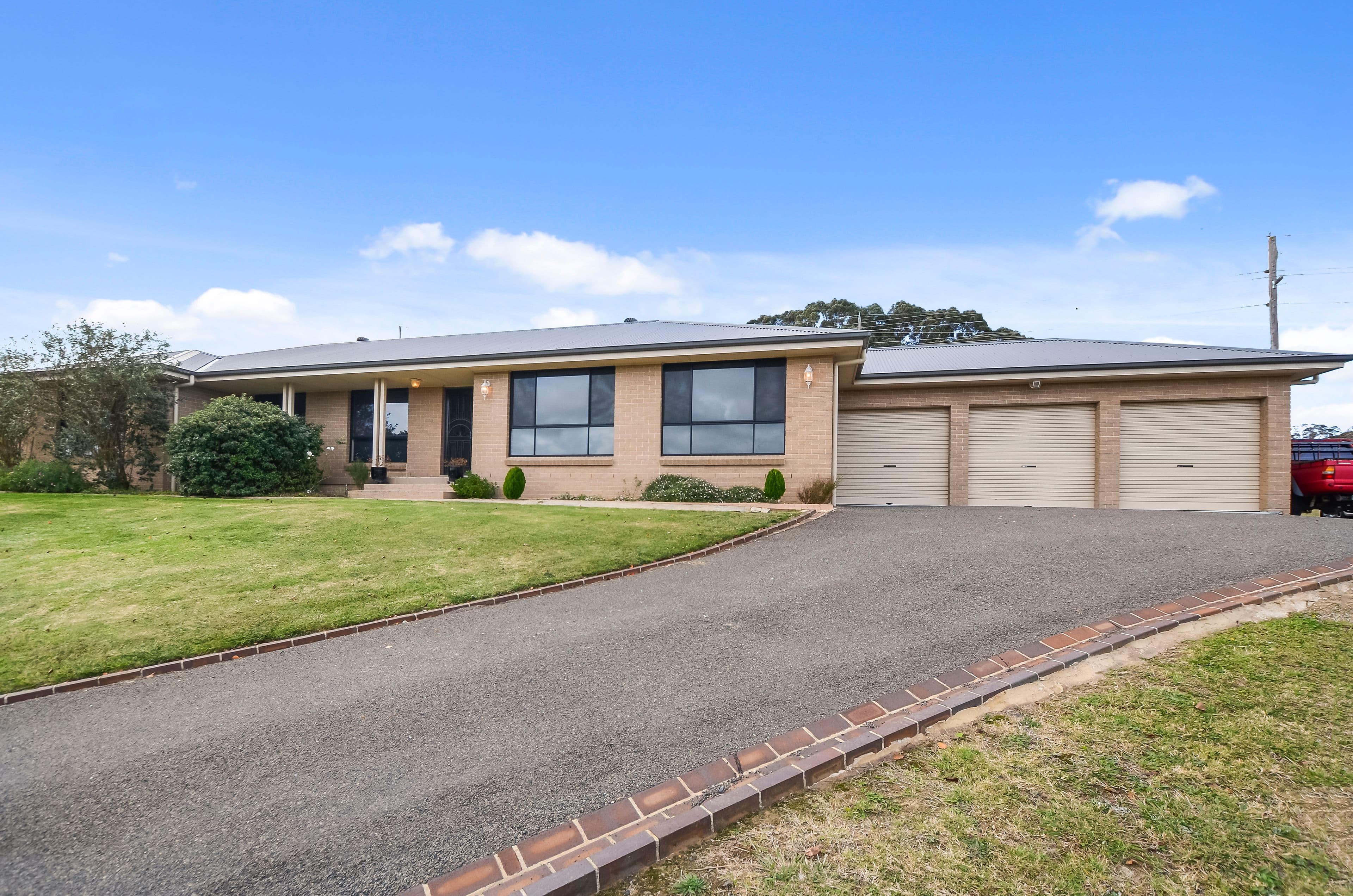 12 Windsor Crescent, Moss Vale - Image 1