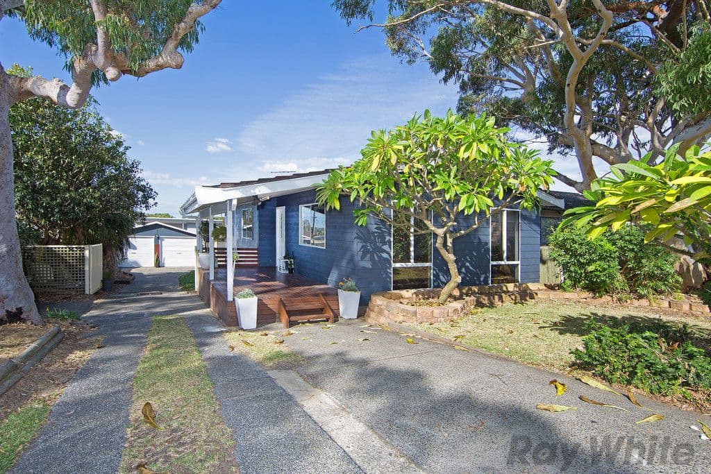 65 Coonanga Avenue, Budgewoi - Image 1