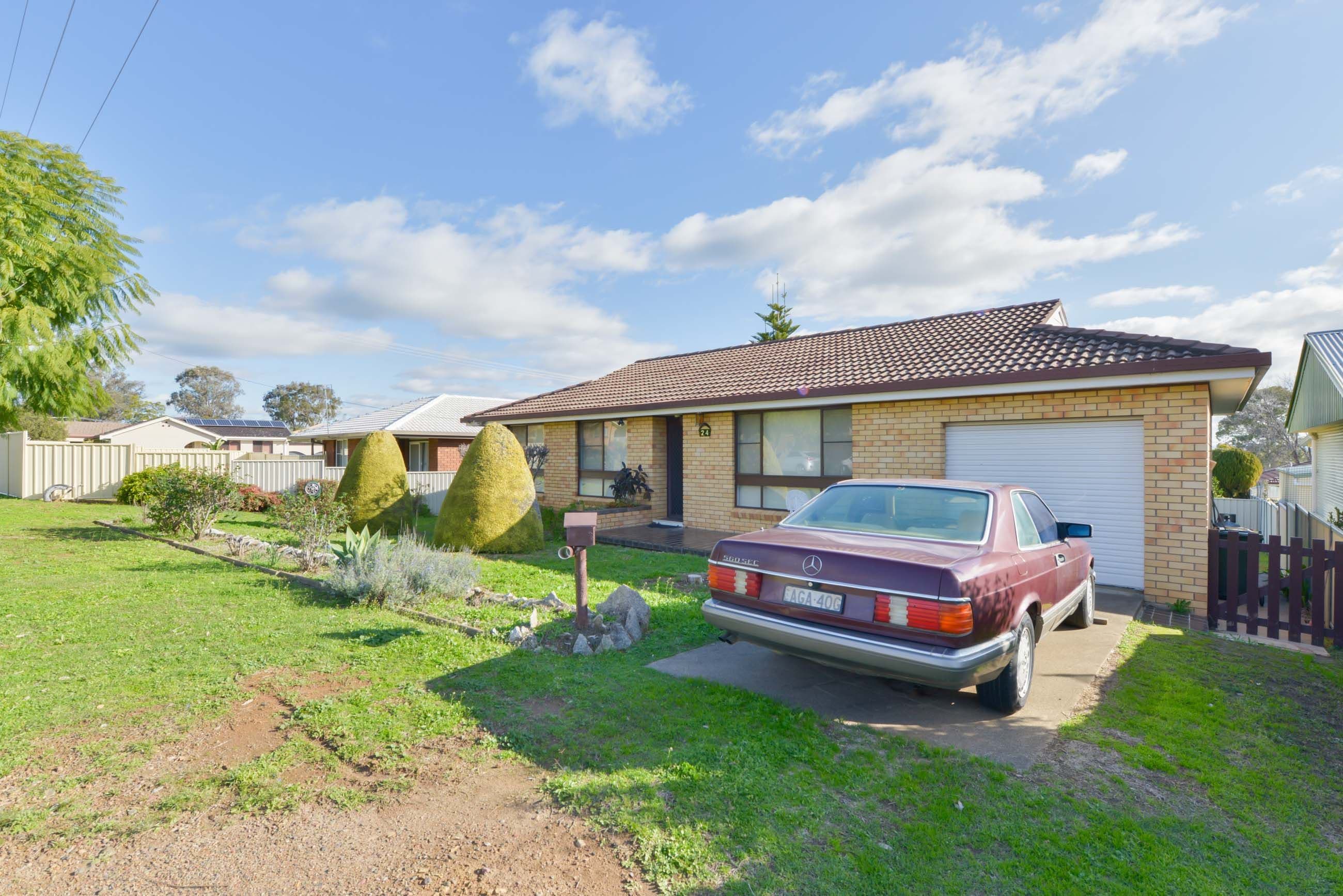 24 Jill Street, Tamworth NSW 2340, Tamworth - Image 1