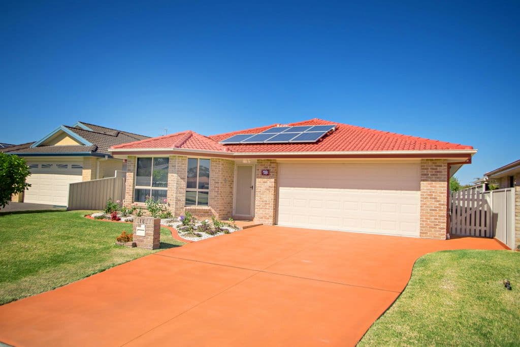 18 Correa Close, Tuncurry - Image 1