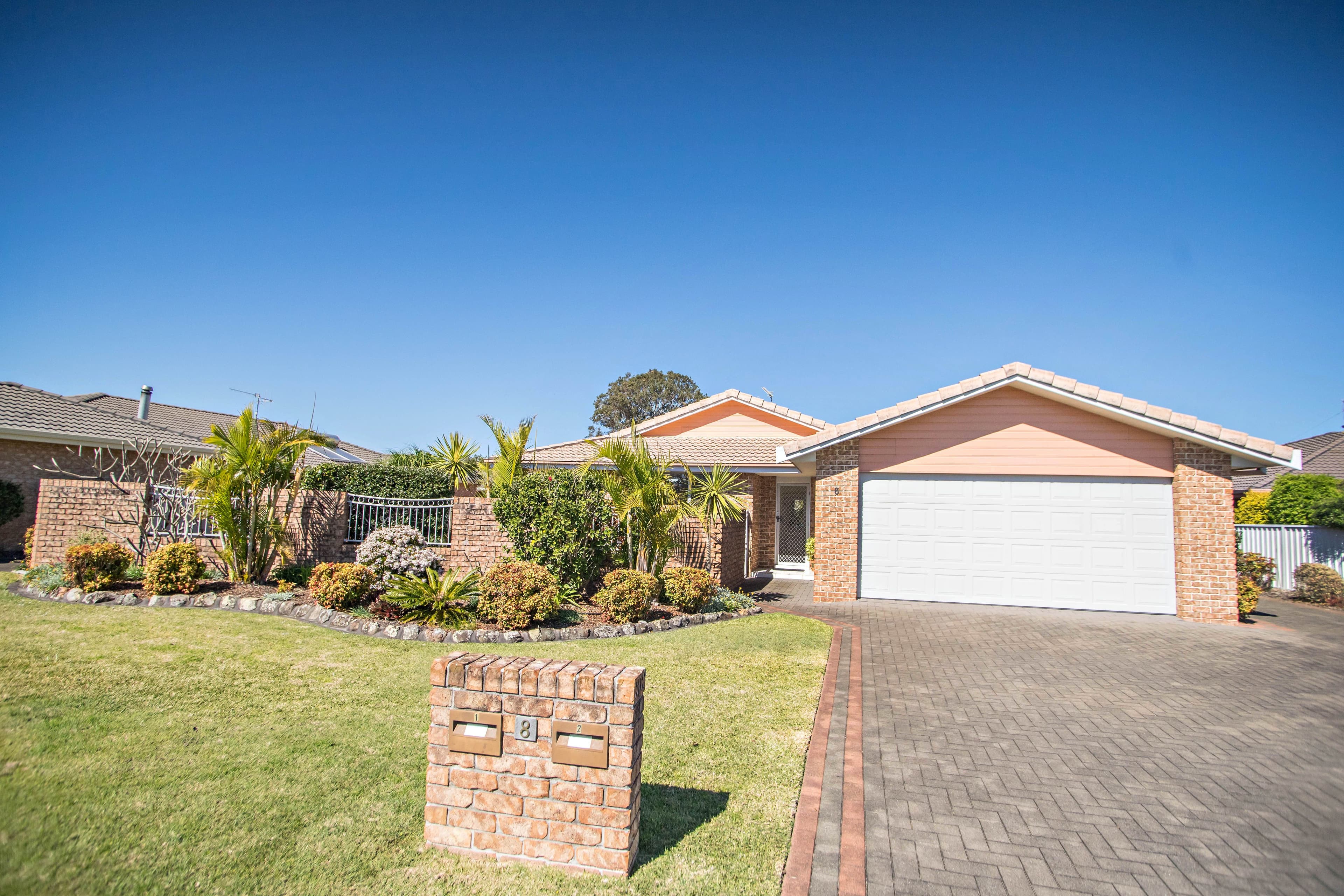 8 Amanda Crescent, Forster - Image 1
