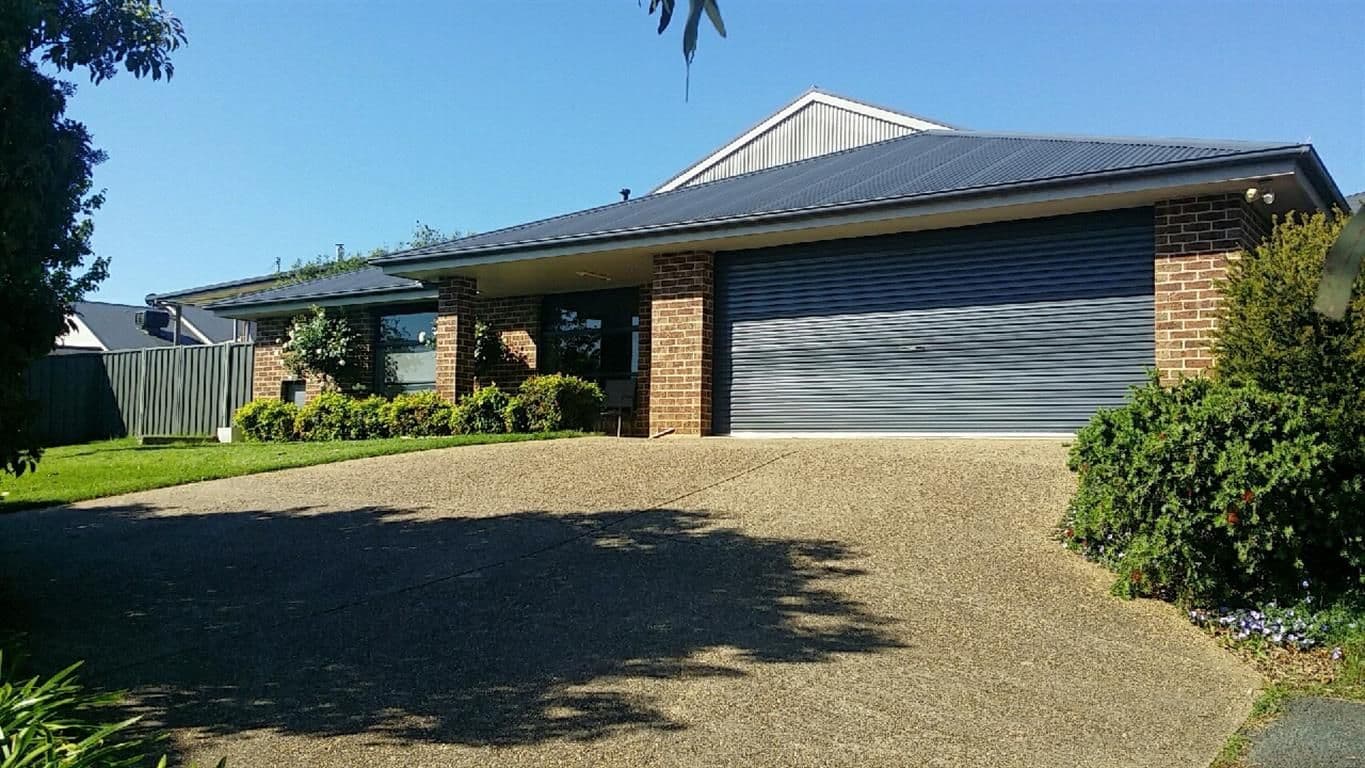 1 Lockeridge Drive, Tumut - Image 1