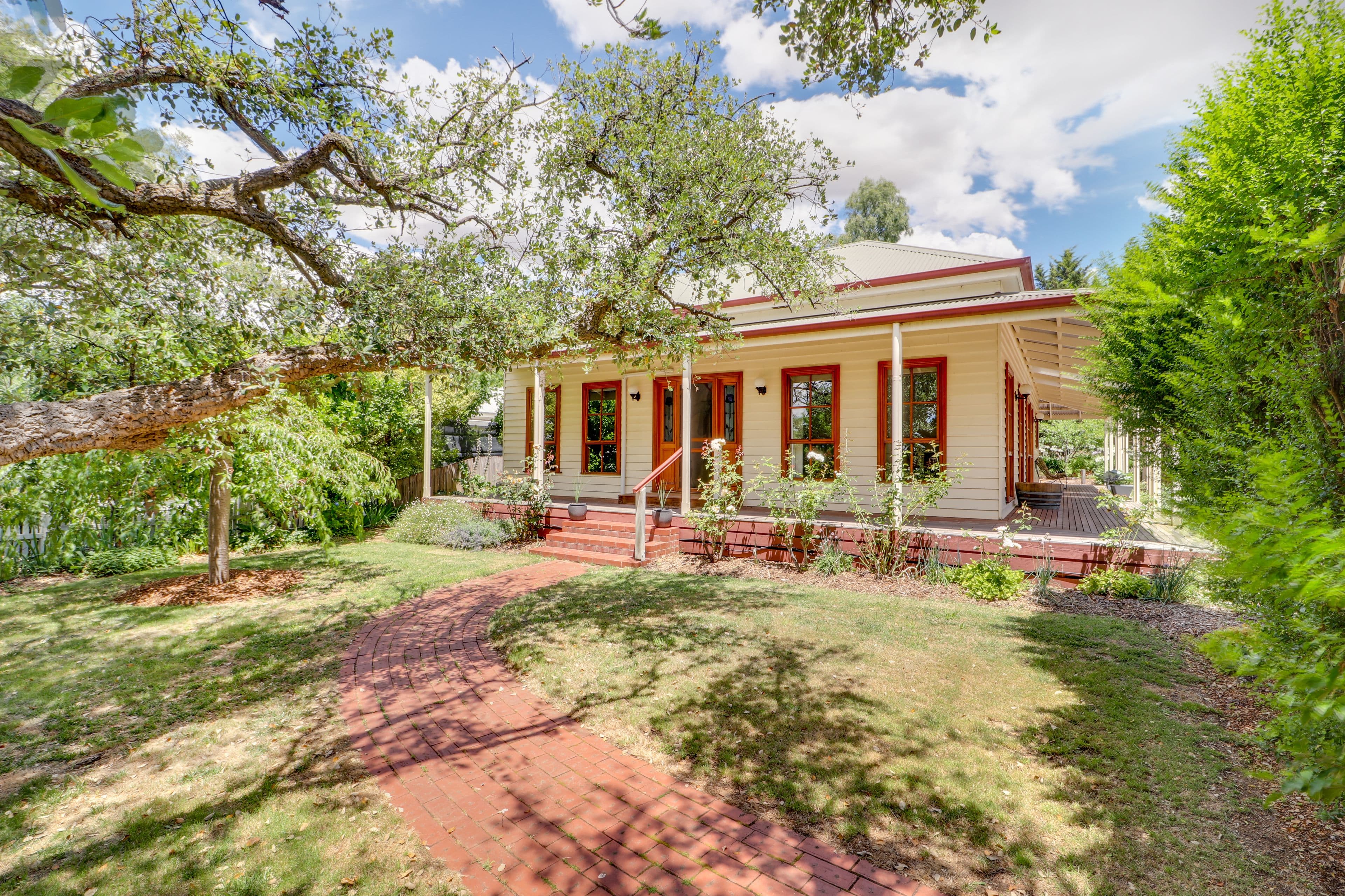 110 Malcolm Street, Mansfield VIC 3722, Mansfield - Image 1
