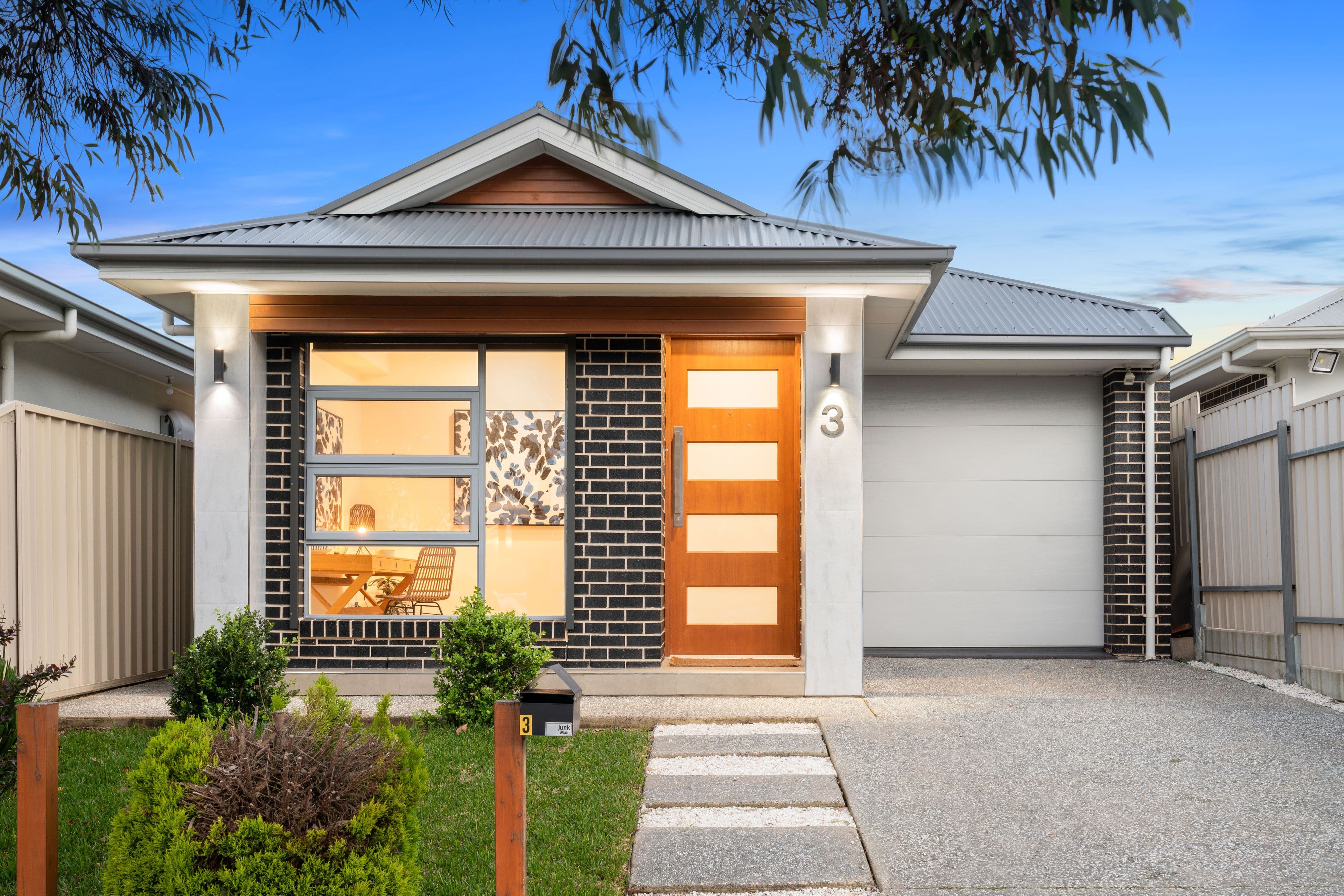 3 Carolan Crescent, Valley View SA 5093, Valley View - Image 1