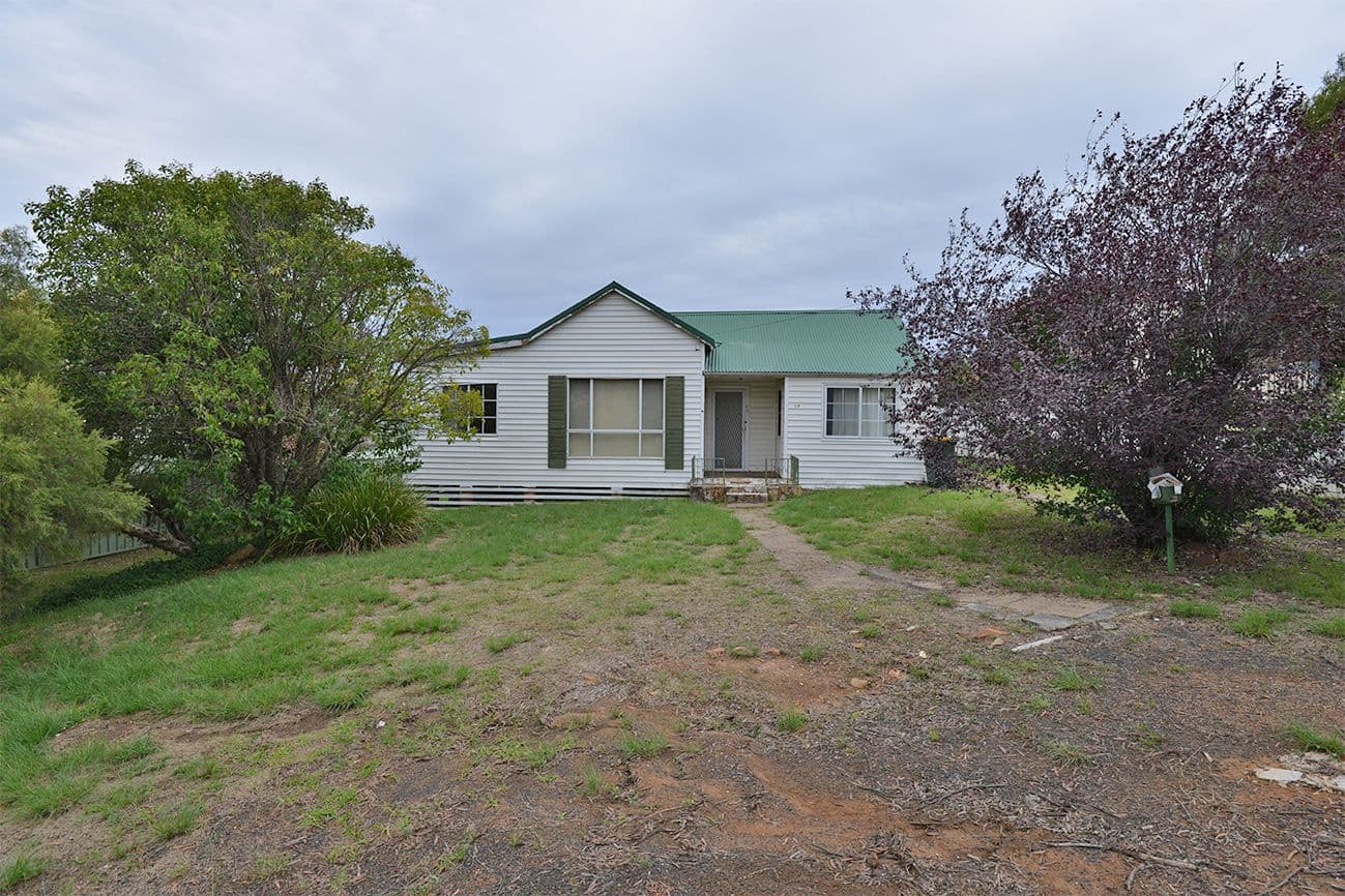 32 NORTH Street, Coonabarabran NSW 2357, Coonabarabran - Image 1