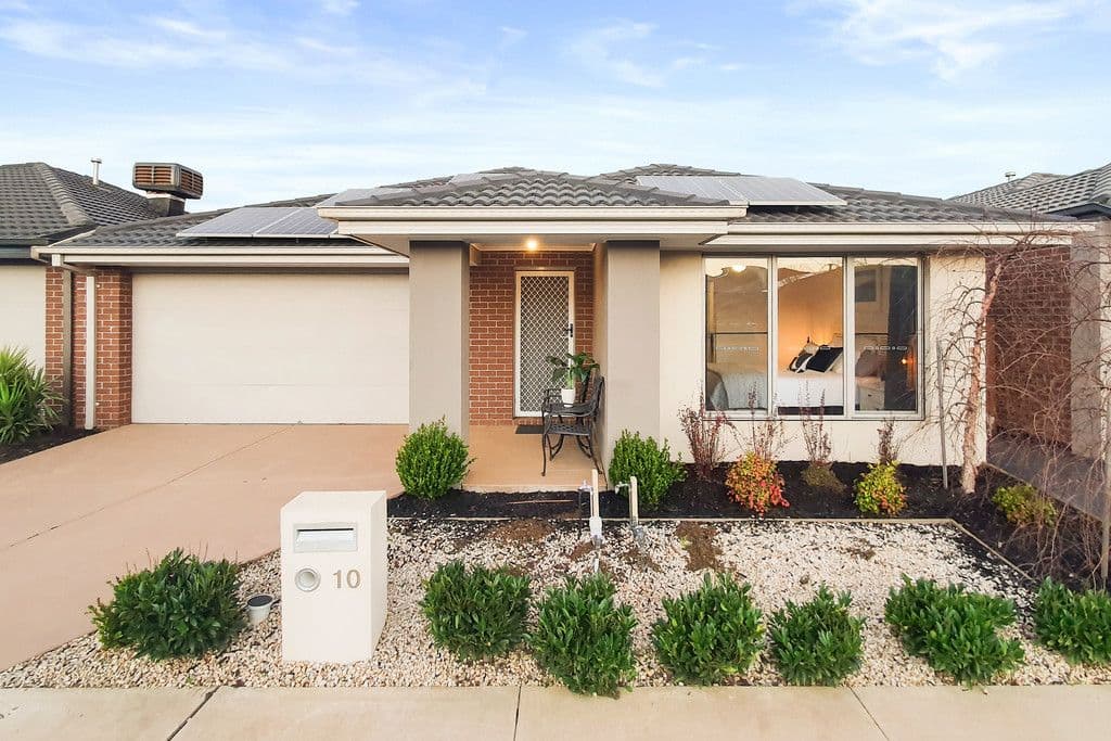 10 Hurdle Street, Clyde North VIC 3978, Clyde North - Image 1