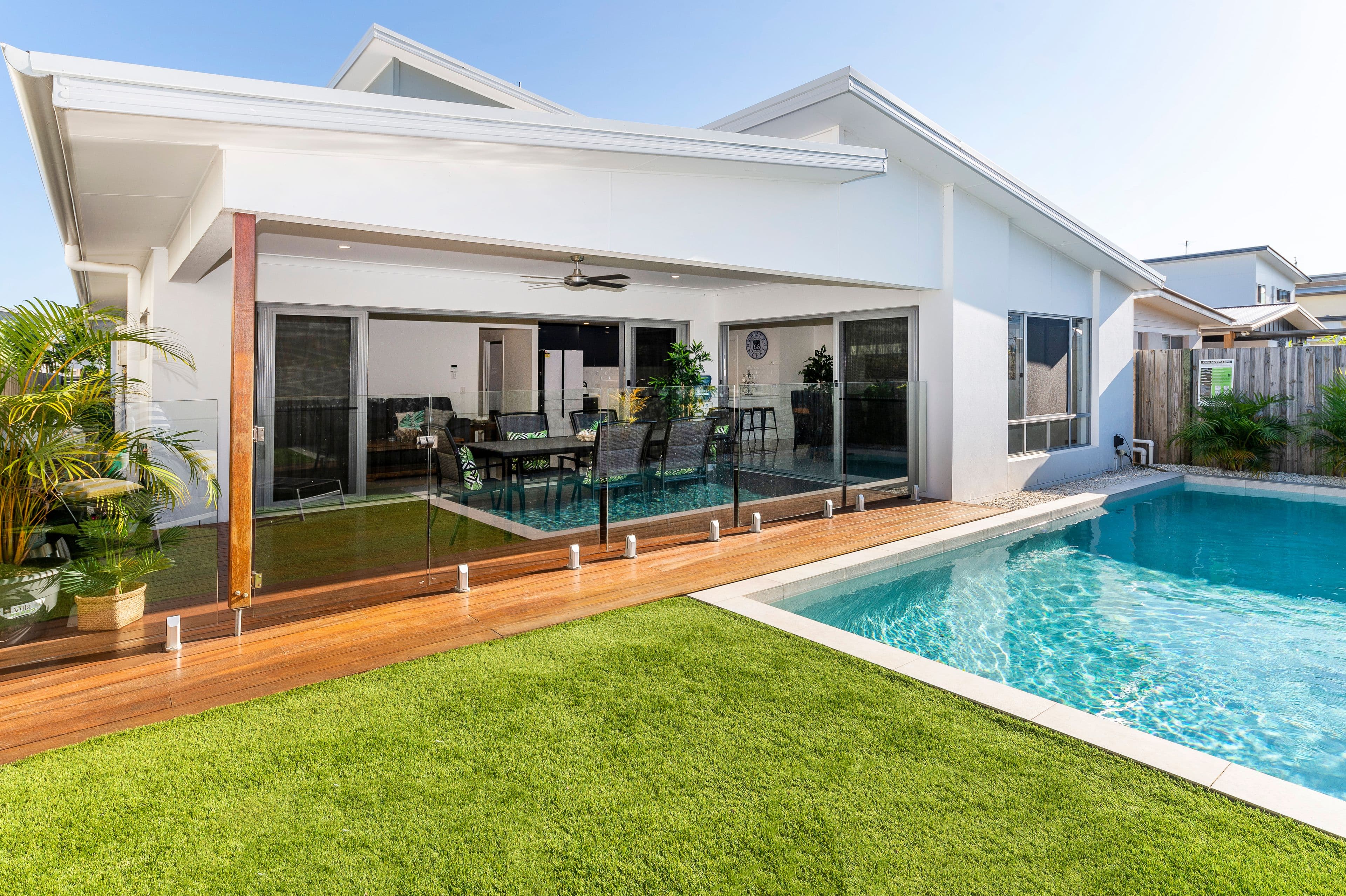 16 Beacon Lane, Hope Island QLD 4212, Hope Island - Image 1