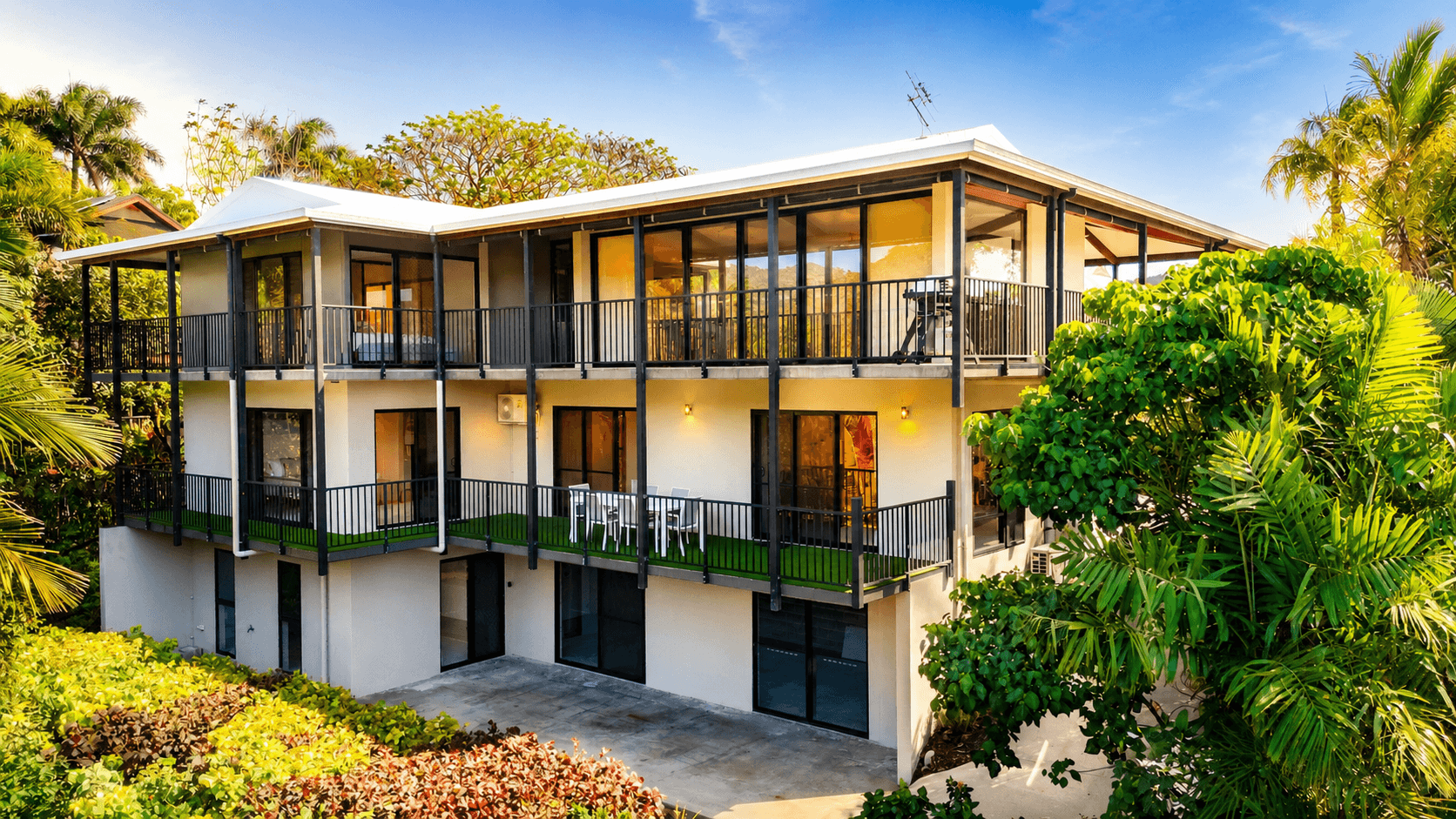 28/14 Hamilton Avenue, Cannonvale QLD 4802, Cannonvale - Image 1