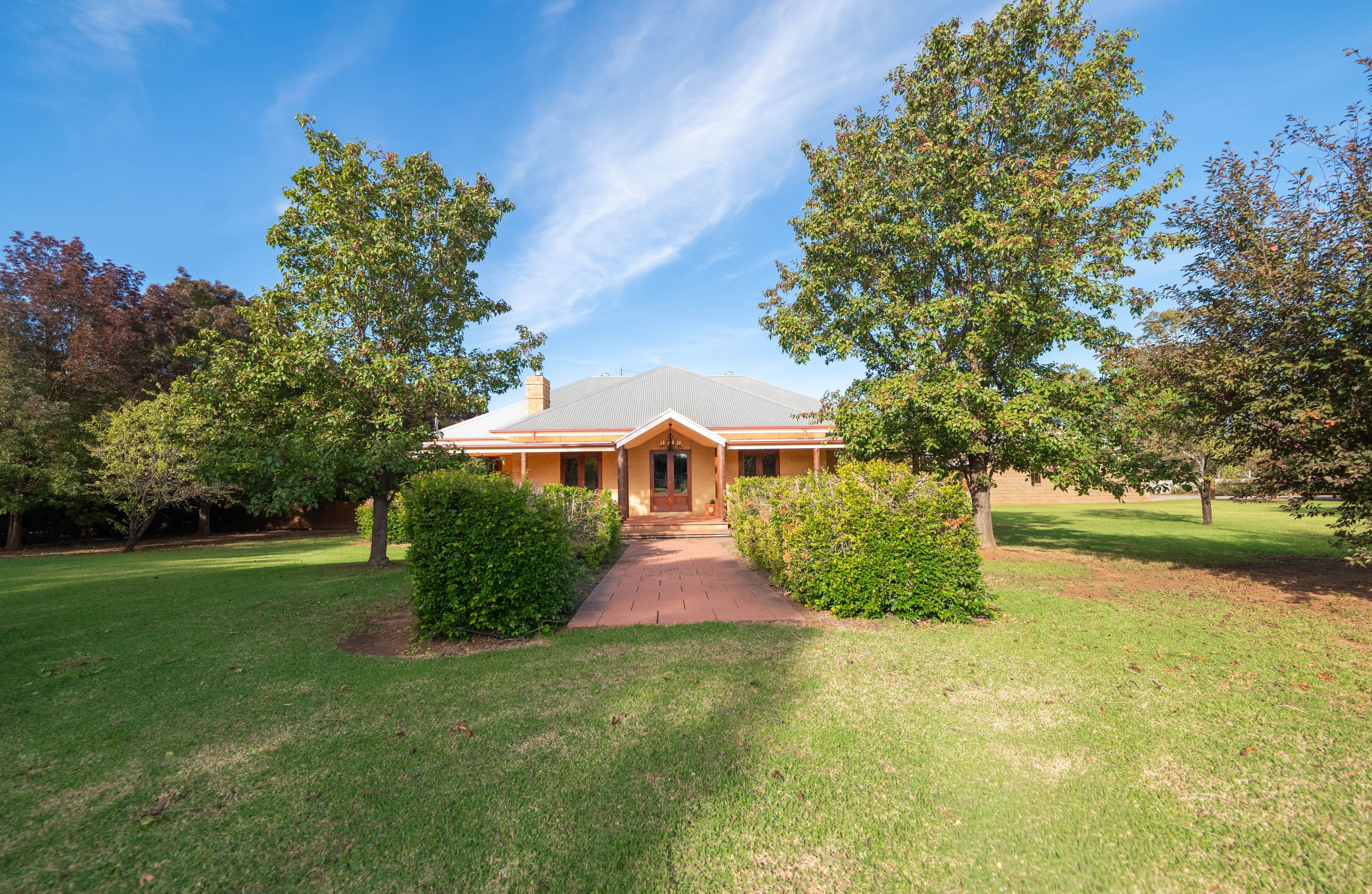 253 Farnell Street, Forbes NSW 2871, Forbes - Image 1