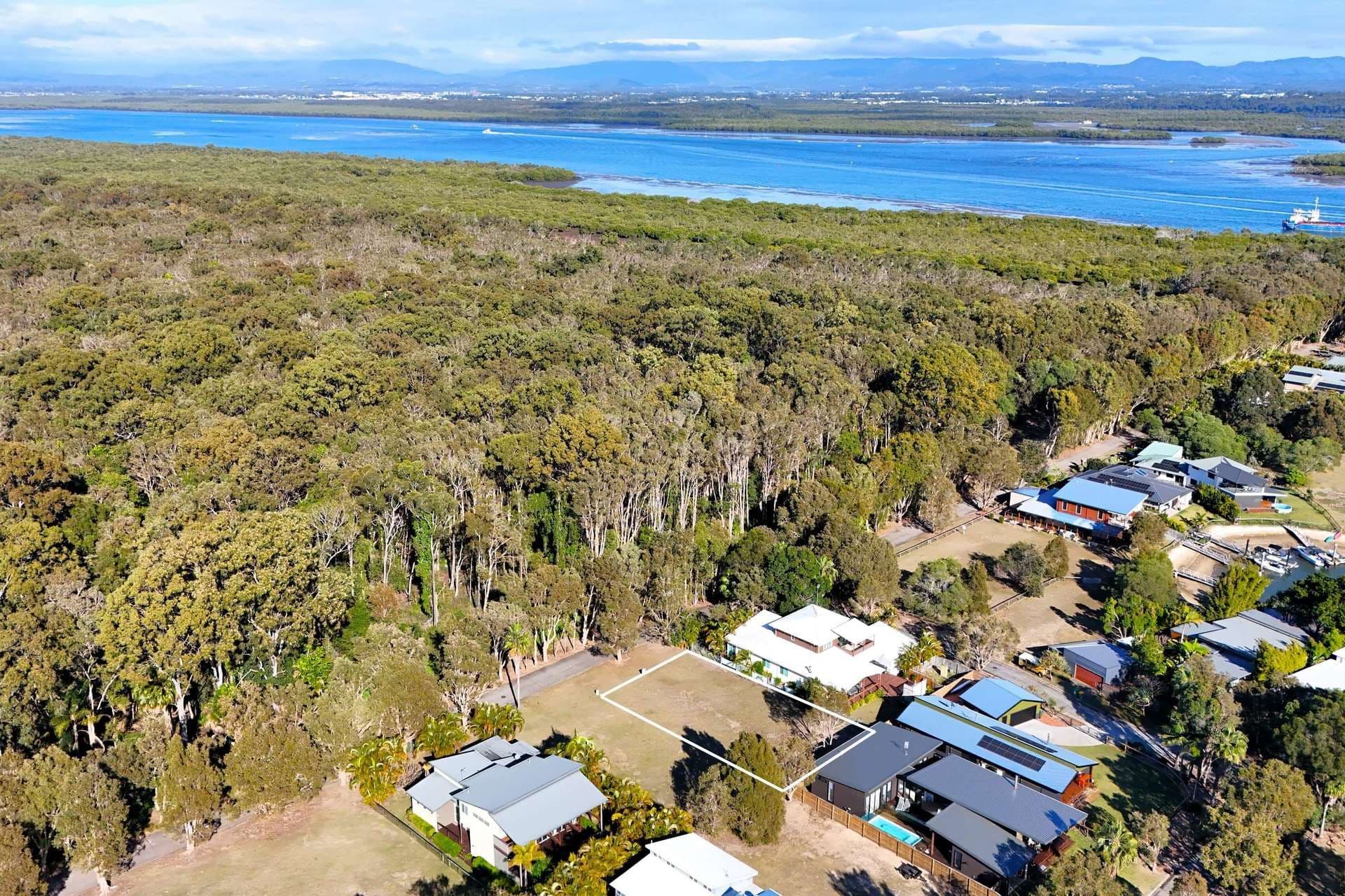 50 Doeblien Drive, South Stradbroke QLD 4216, South Stradbroke - Image 1