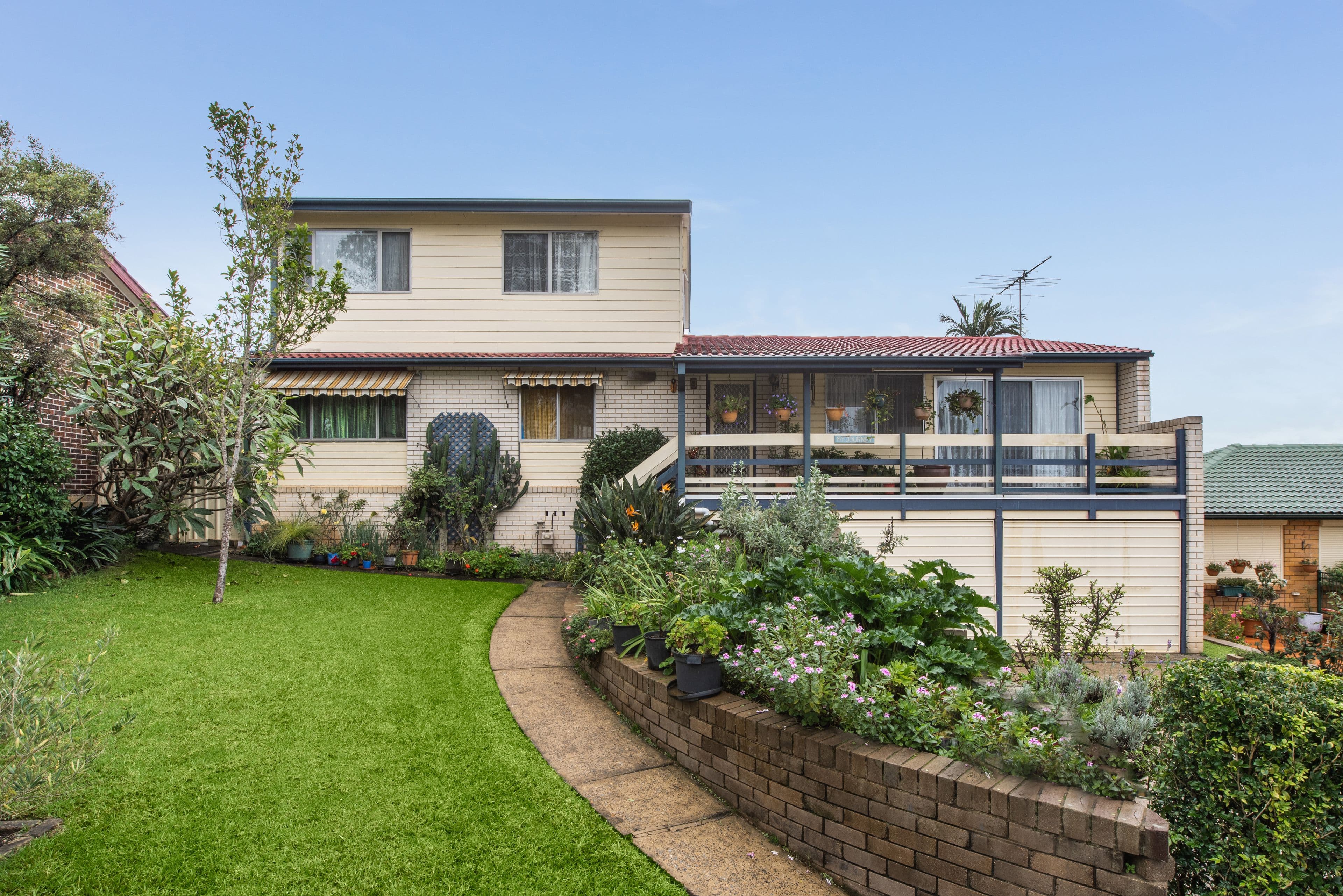 9 Wandarra Crescent, Bradbury NSW 2560, Bradbury - Image 1