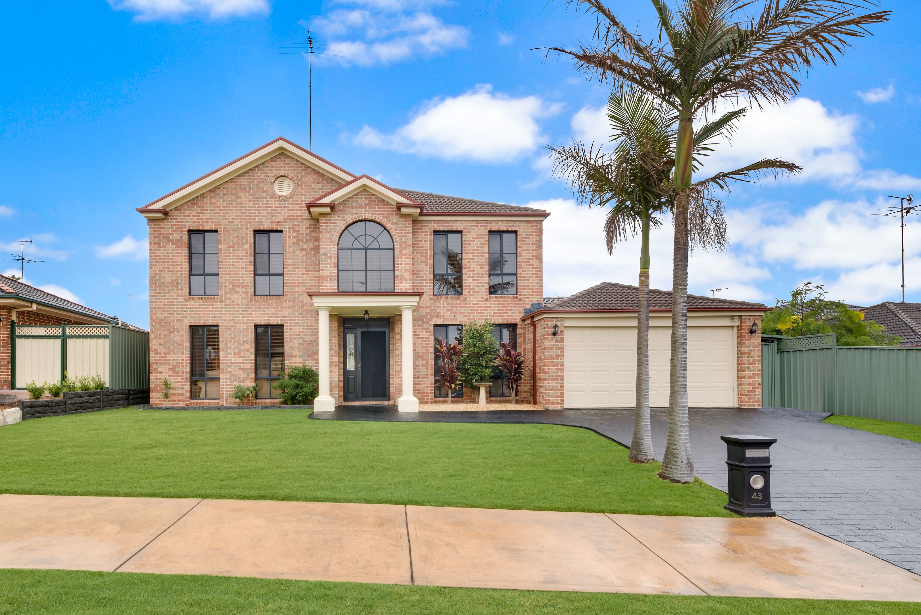 43 St Andrews Drive, Glenmore Park - Image 1