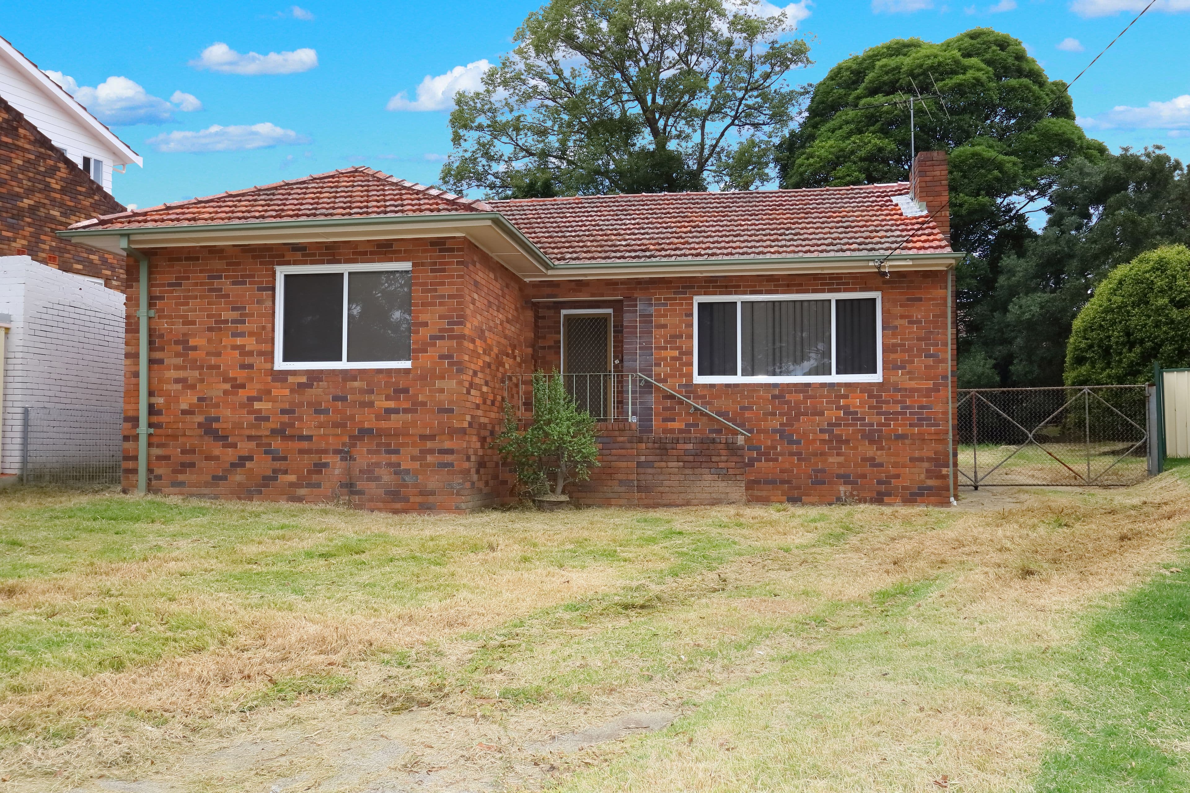 35 Basil Road, Bexley - Image 1