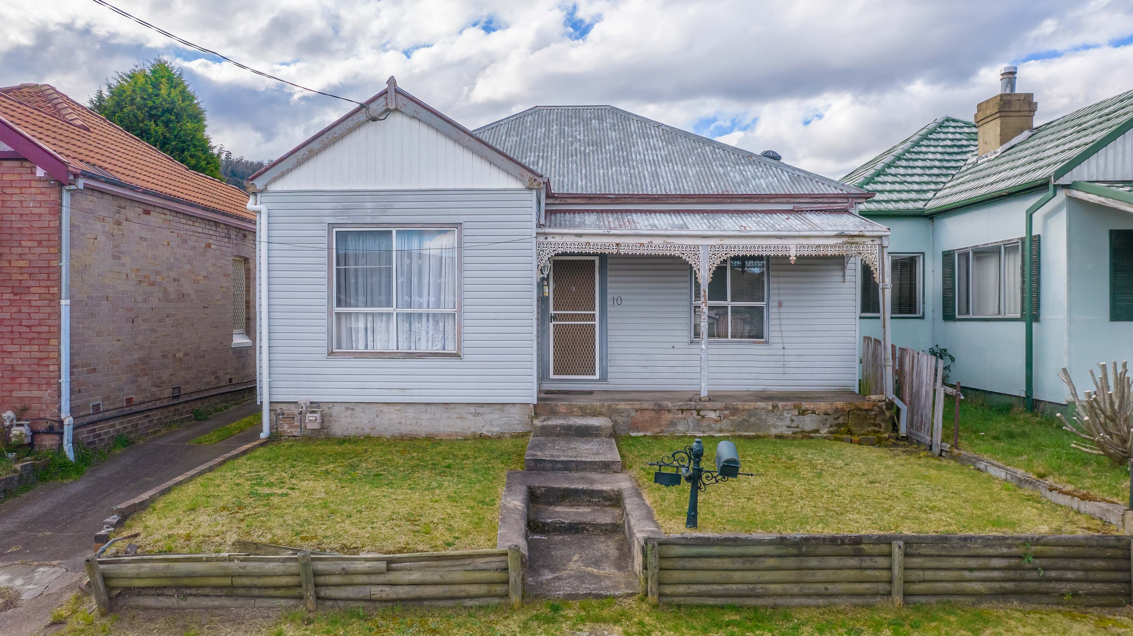 10 Selwyn Street, Lithgow NSW 2790, Morts Estate - Image 1