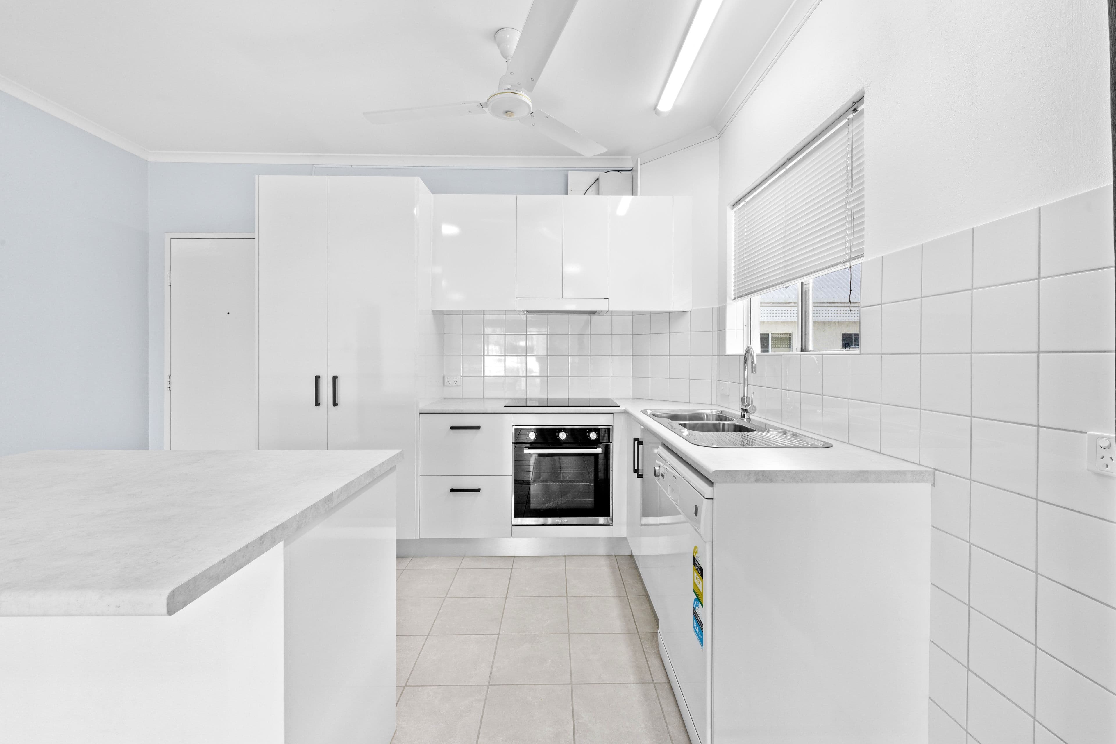 17/208 Grafton Street, Cairns North QLD 4870, Cairns North - Image 1