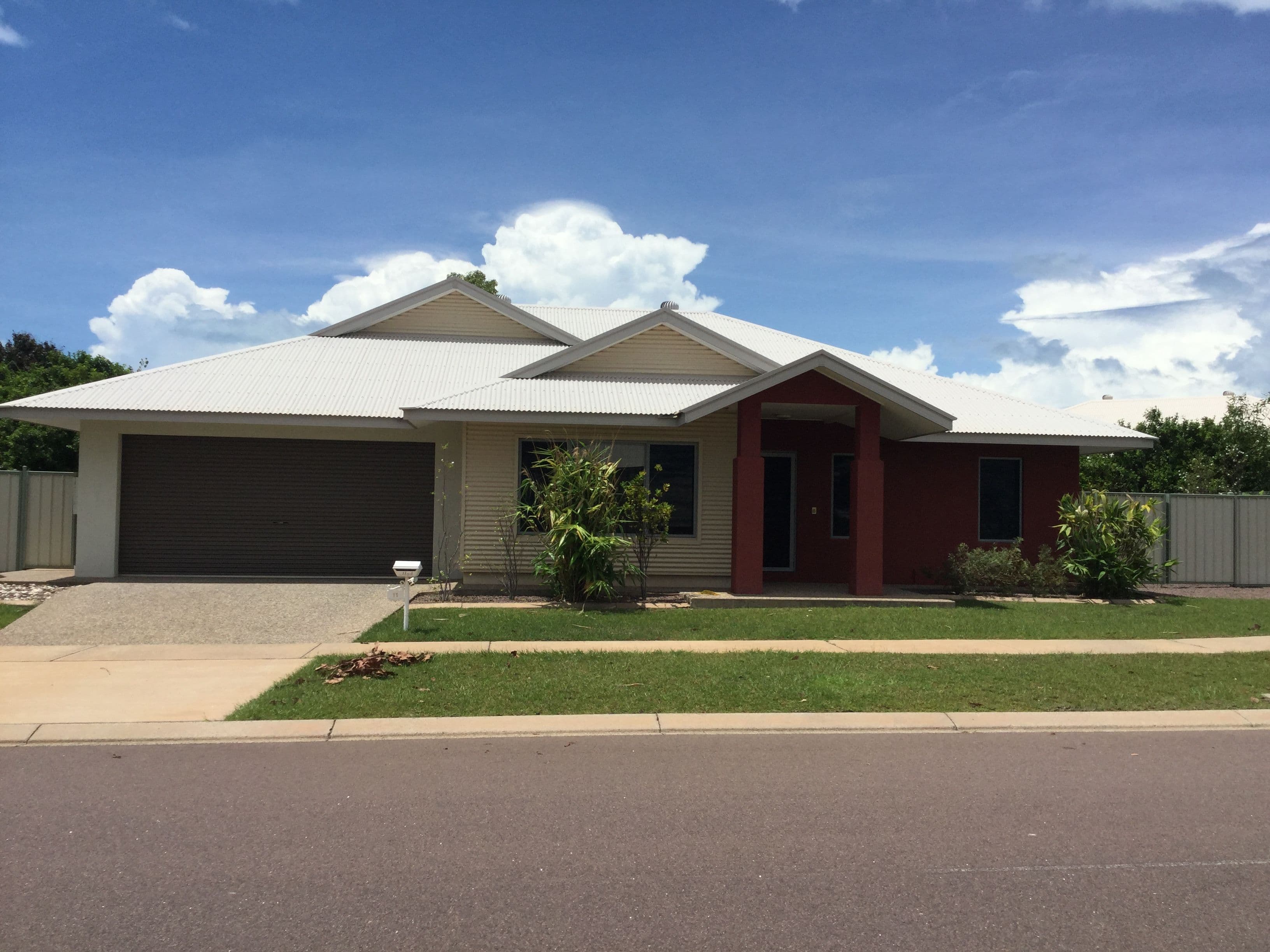 Lyons NT 0810, Lyons - Image 1