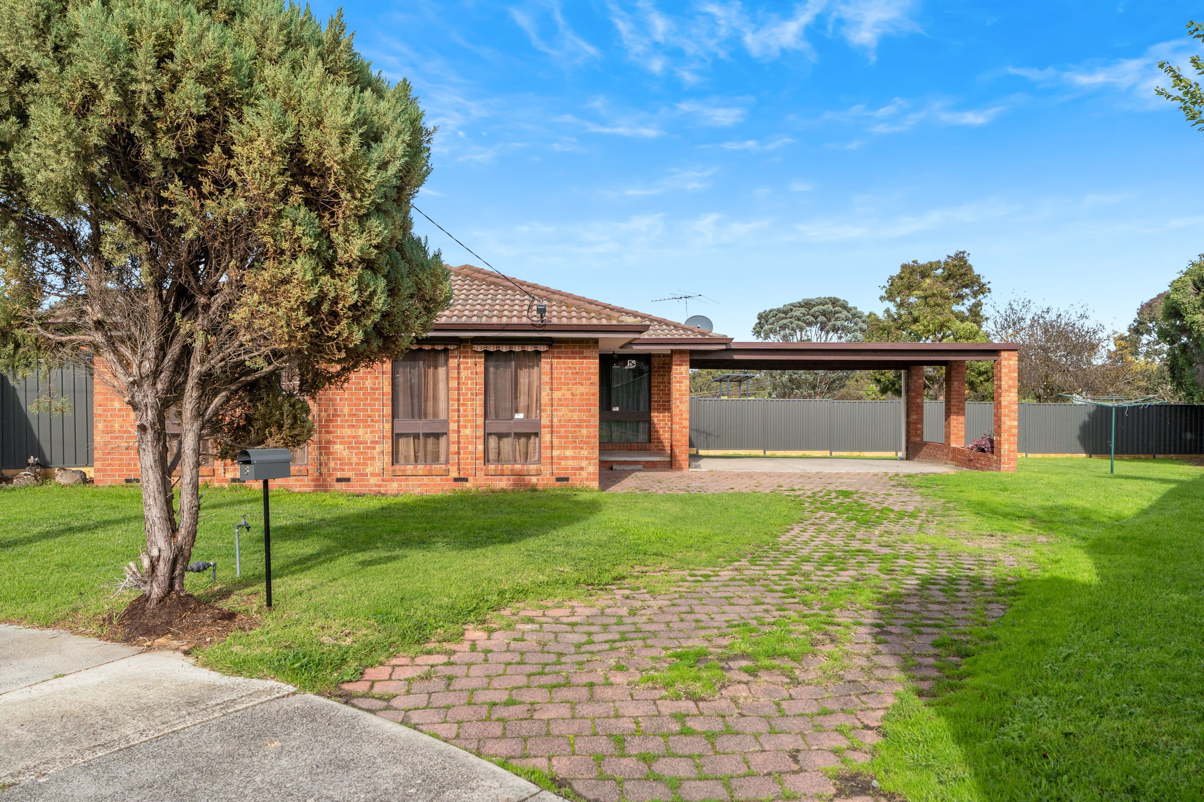 8 Yeovil Court, Craigieburn VIC 3064, Craigieburn - Image 1
