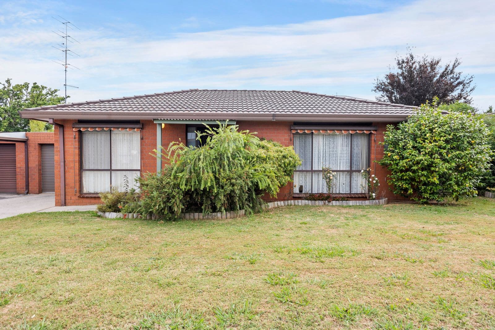 10-12 Bellingham Street, Leongatha VIC 3953, Leongatha - Image 1