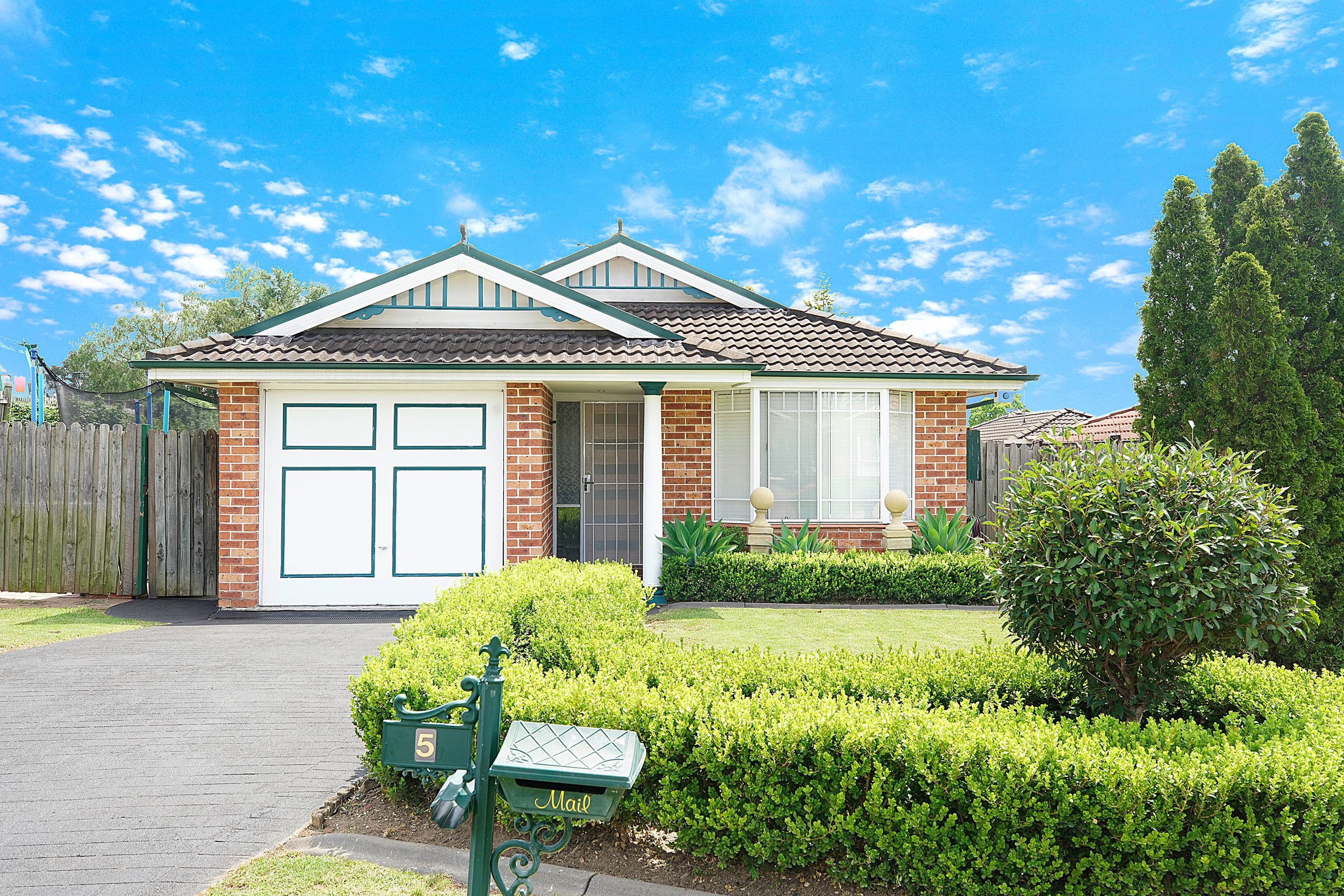 5 Midin Close, Glenmore Park - Image 1