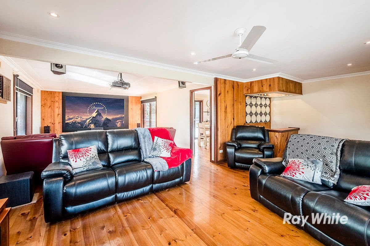 32 Roberts Road, Cranbourne VIC 3977, Cranbourne - Image 1