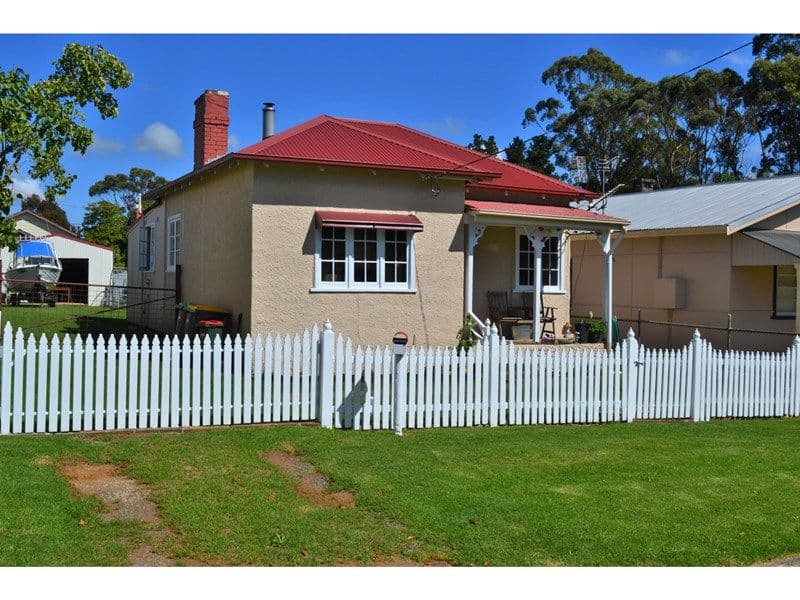 14 Caalong Street, Robertson - Image 1