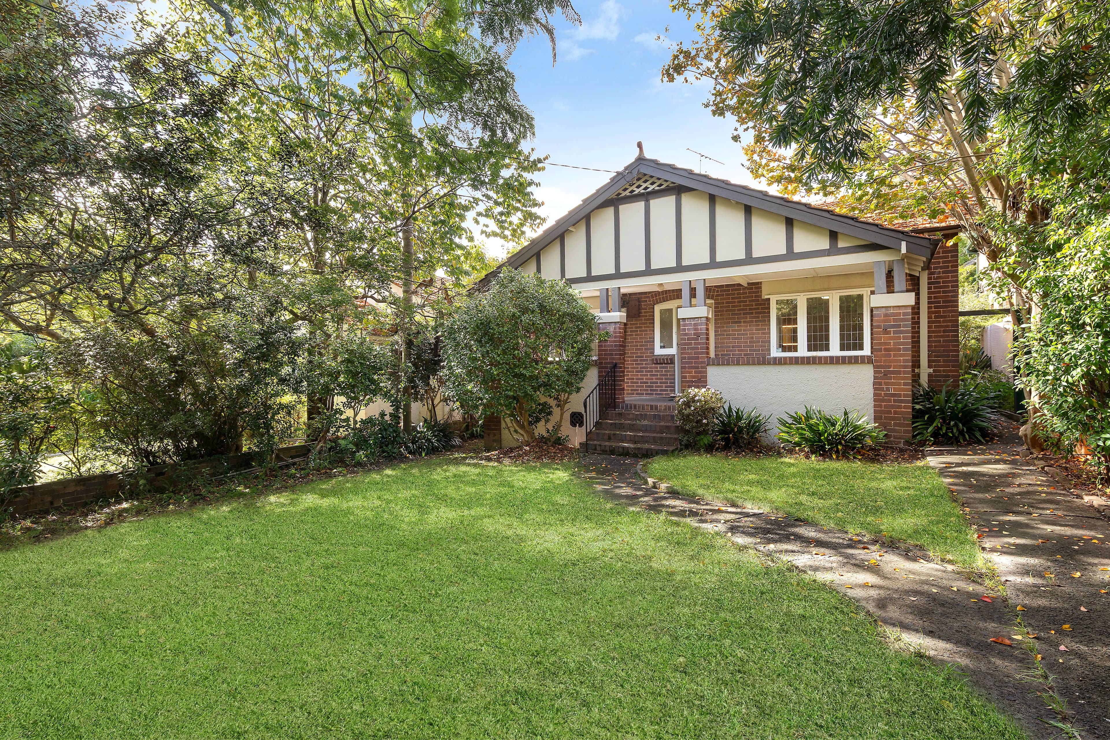 5 Illoura Avenue, Wahroonga NSW 2076, Wahroonga - Image 1