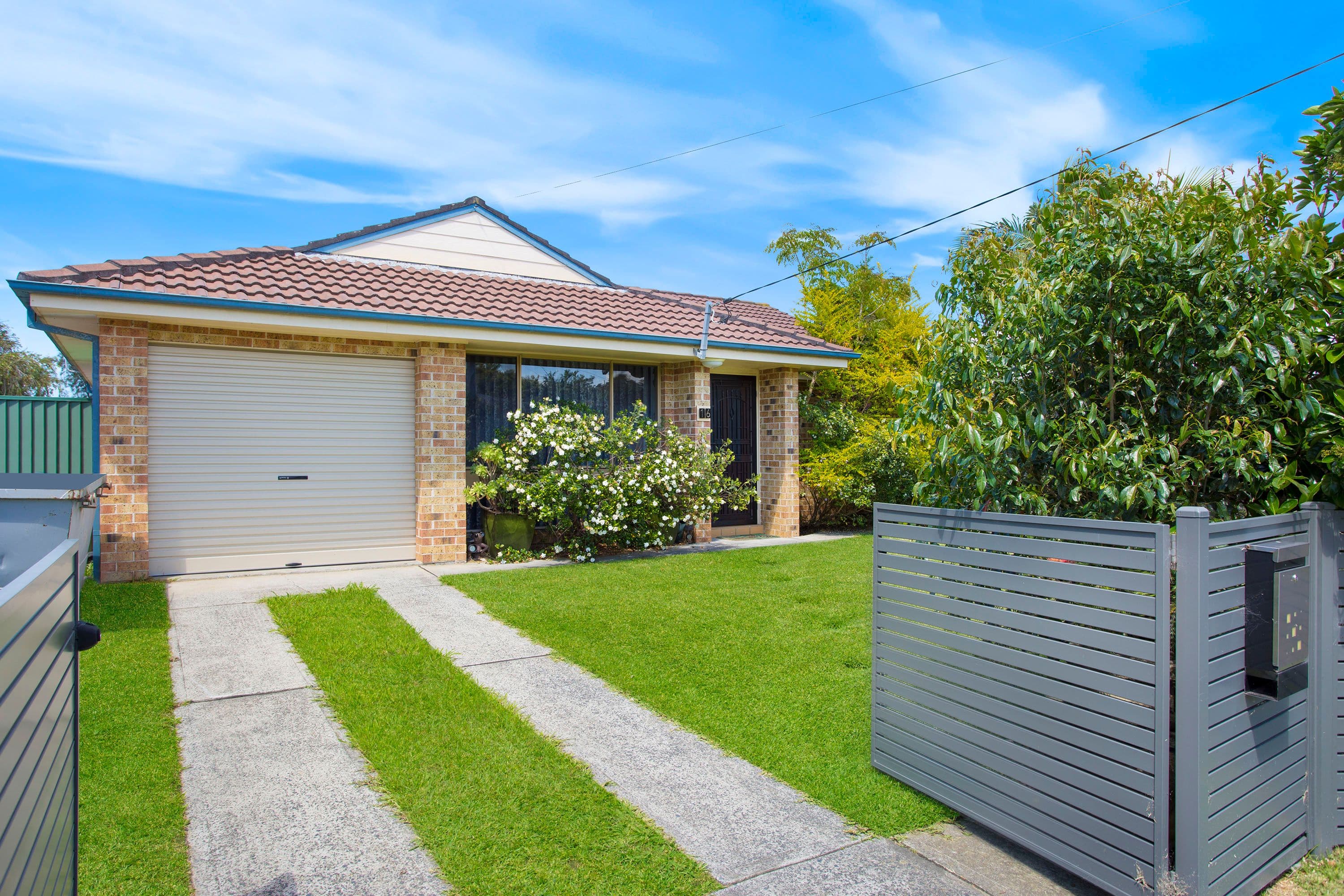 16 Finch Place, Bateau Bay - Image 1