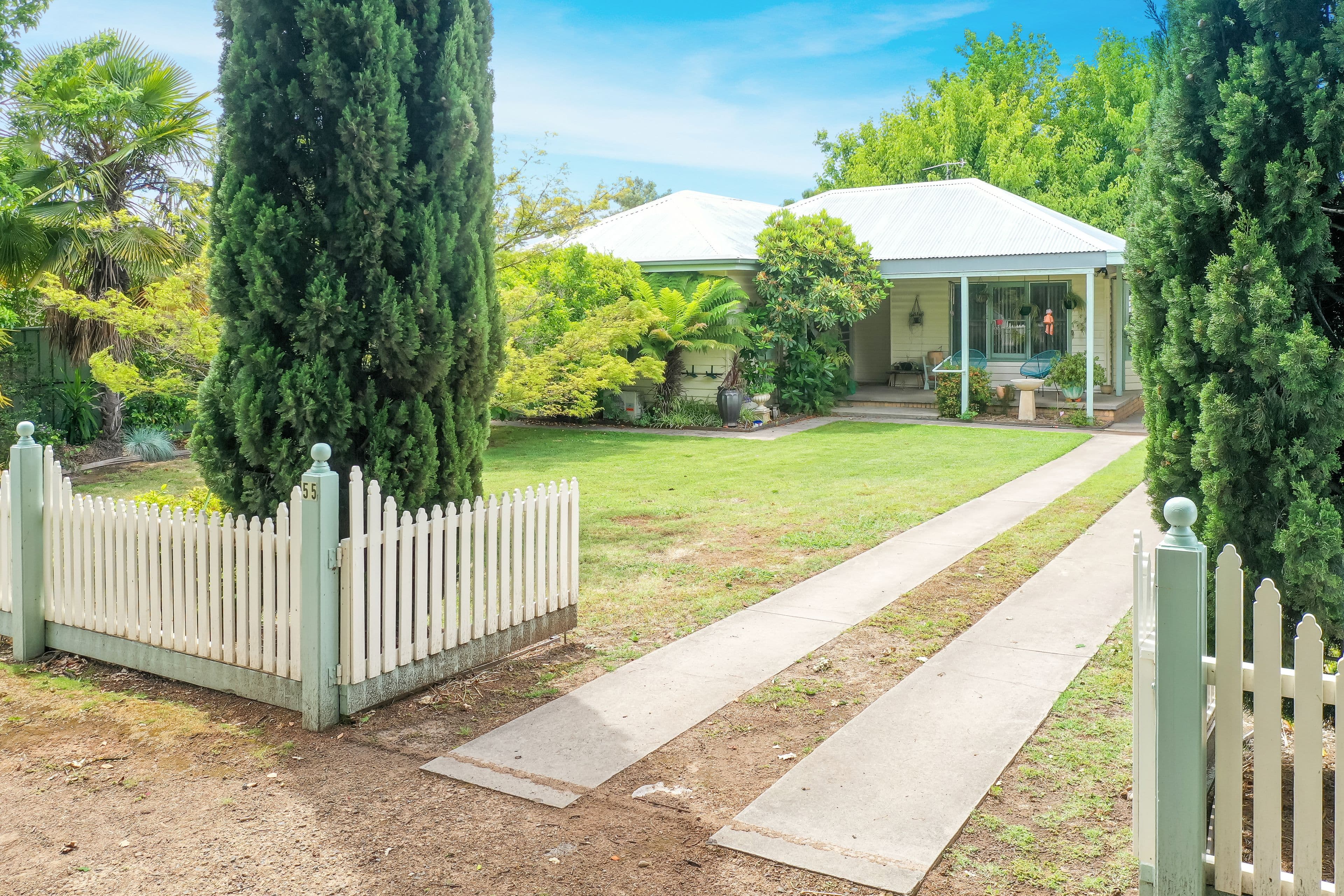 55 Hunter Street, Mansfield VIC 3722, Mansfield - Image 1