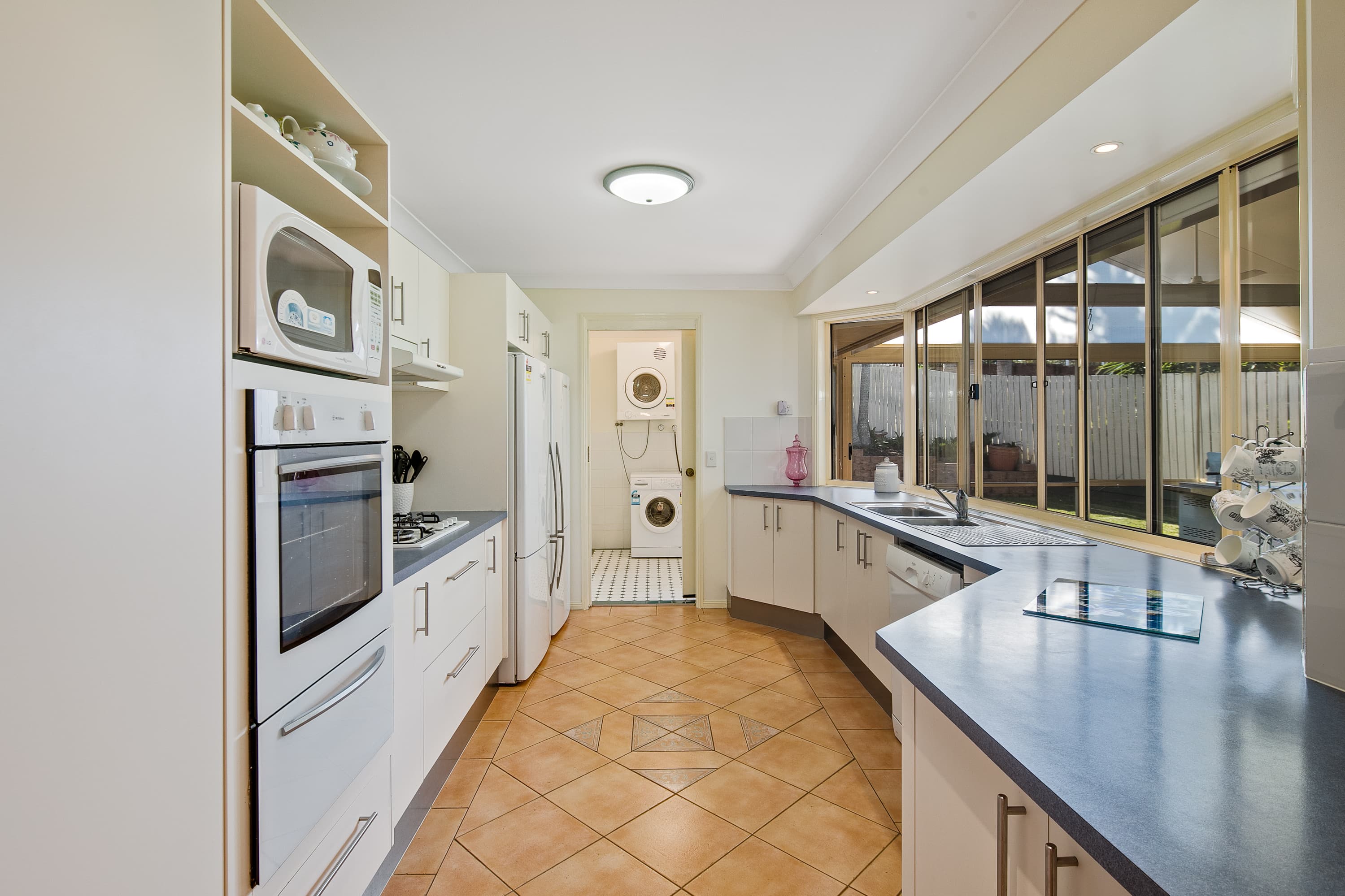 4 Rosewood Street, Birkdale, Birkdale - Image 1