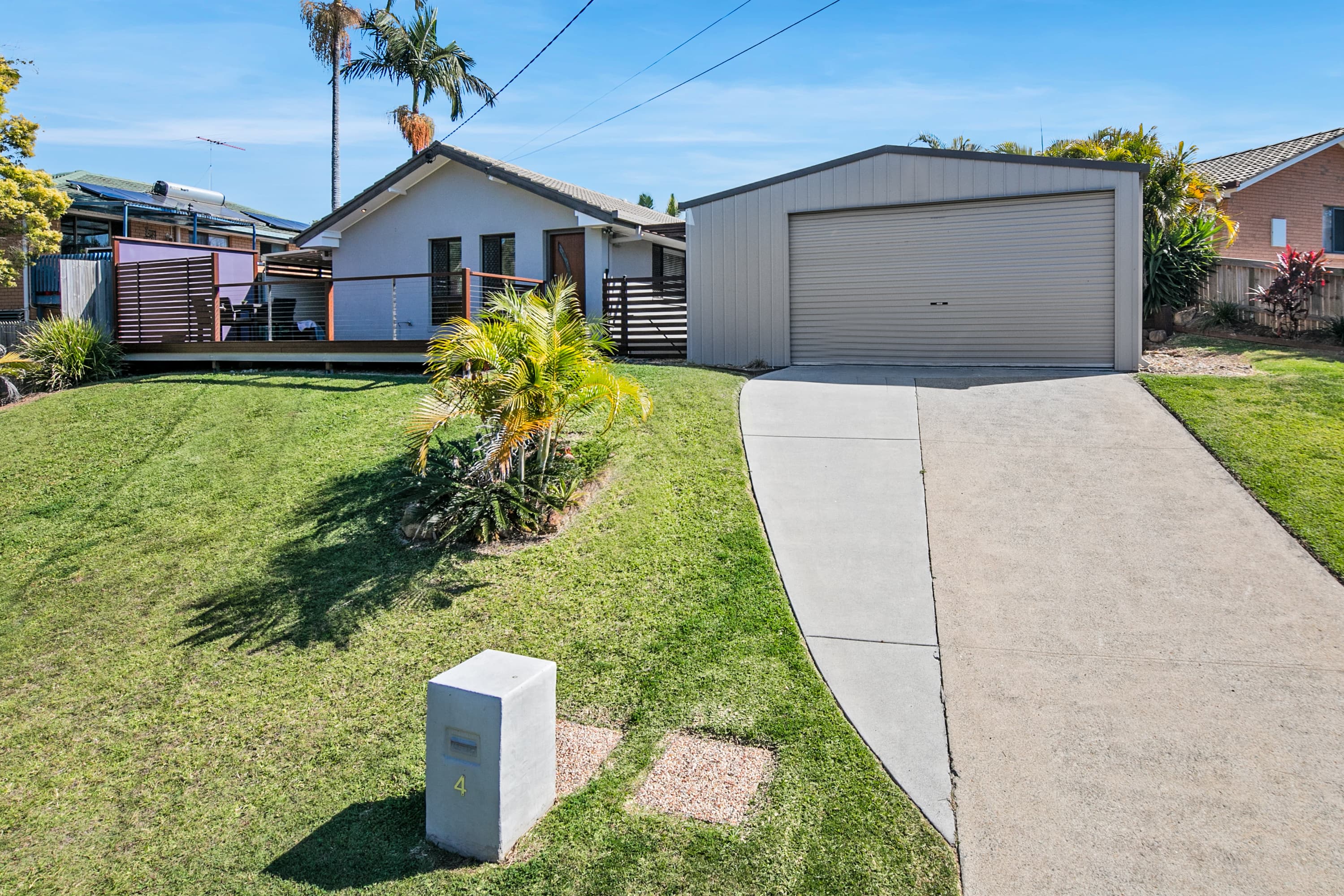 4 Sunnybay Drive, Birkdale, Birkdale - Image 1
