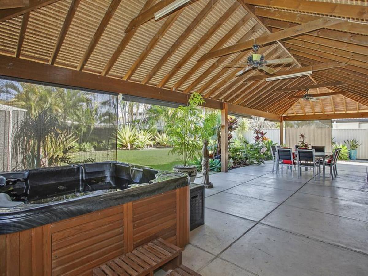8 Kingfisher Crescent, BURLEIGH WATERS, Burleigh Waters - Image 1