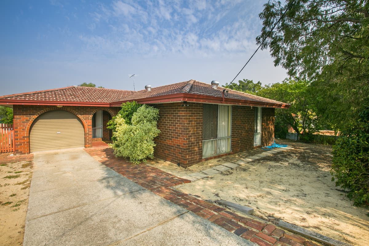 4 Abingdon Road, Swan View, WA, Swan View - Image 1
