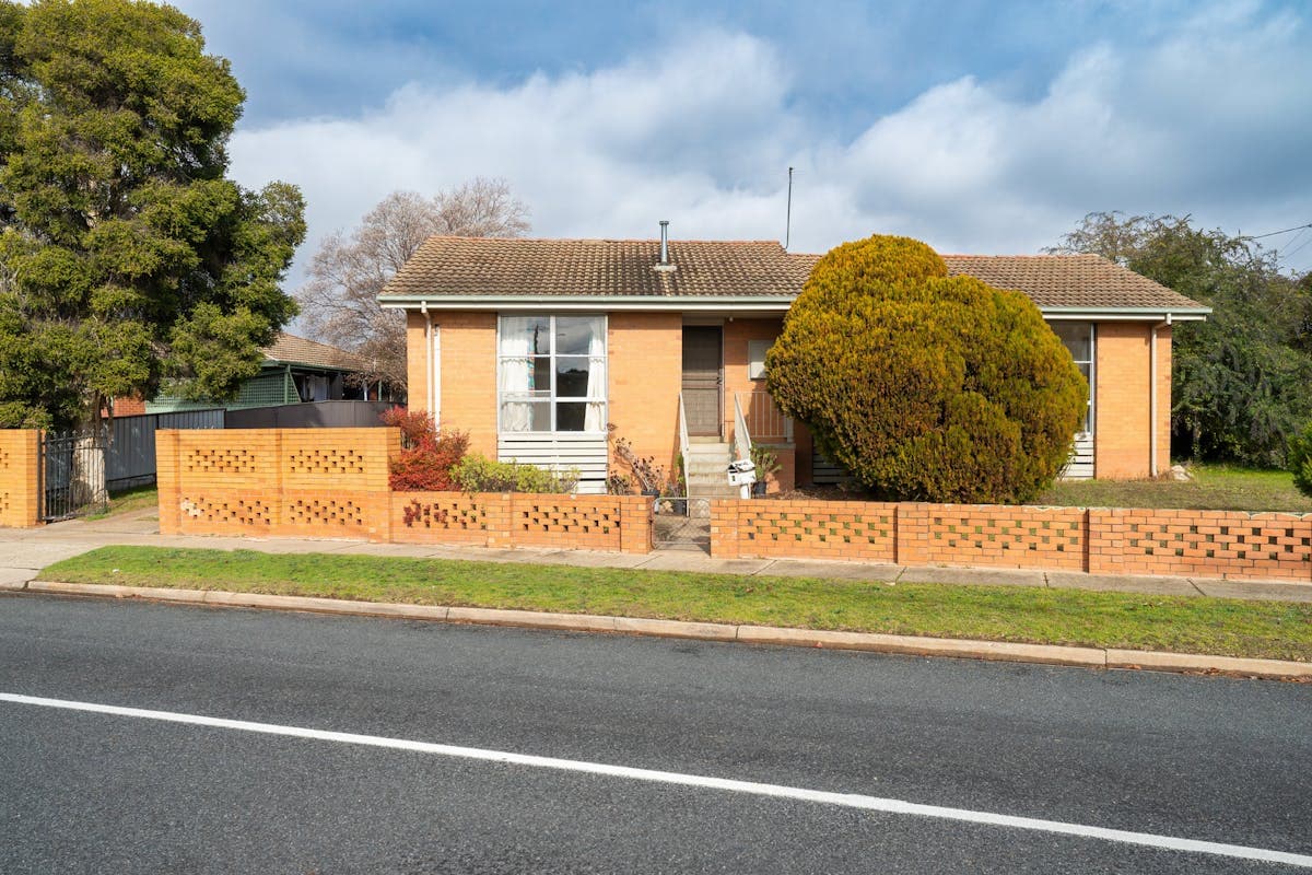 8 Melrose Drive, Wodonga - Image 1