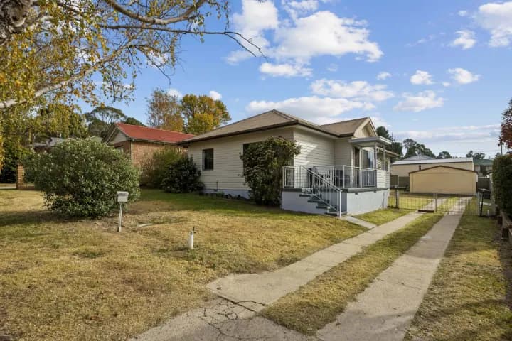 6 Adina Place, Cooma - Image 1