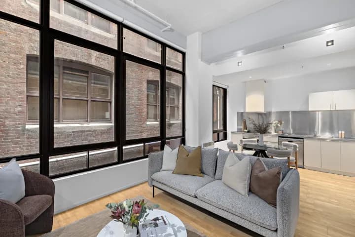 3/27 Flinders Lane, Melbourne - Image 1