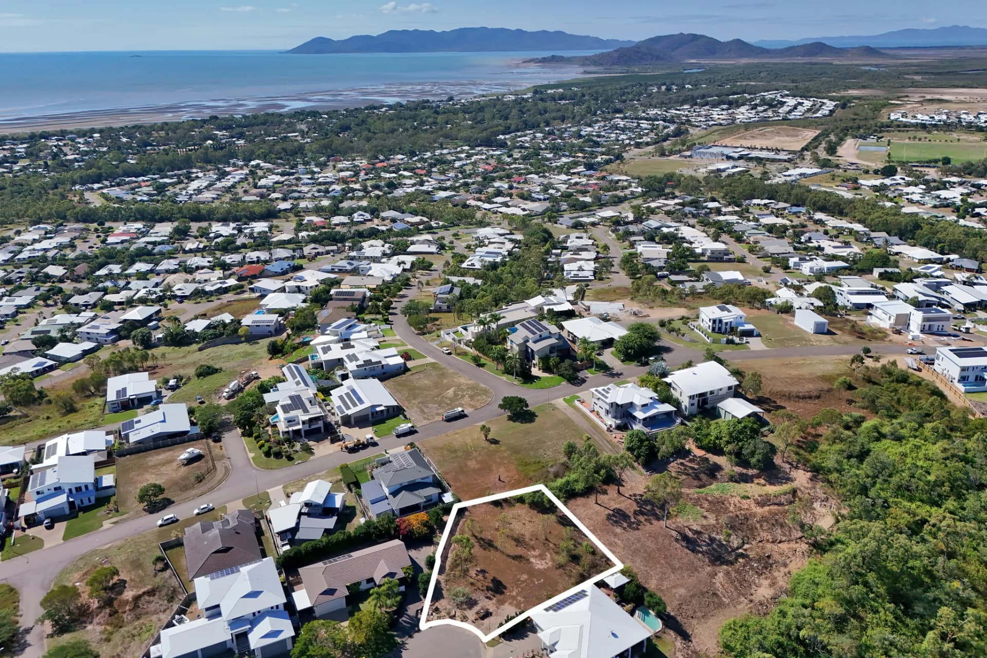 4 Chilott Court, Bushland Beach, QLD, Bushland Beach - Image 1