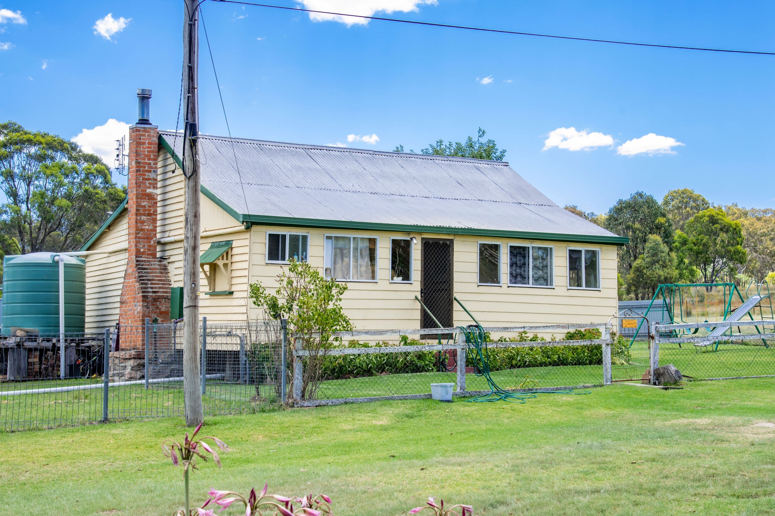2 Ballandean Street, JENNINGS NSW 4383, Jennings - Image 1