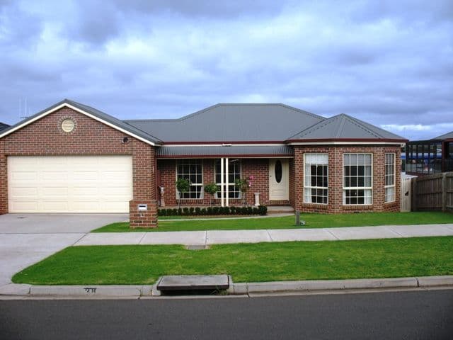 2 / 20 Holts Lane, Darley VIC 3340, Darley - Image 1
