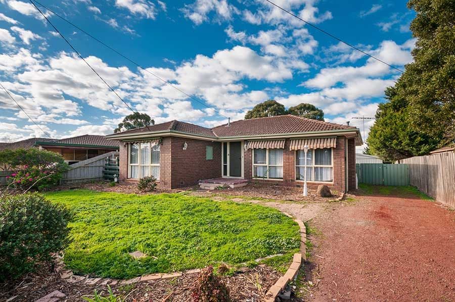 4 Waverley Court, Craigieburn VIC 3064, Craigieburn - Image 1