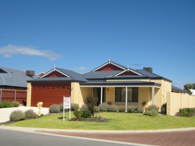211 Peelwood Parade, HALLS HEAD WA 6210, Halls Head - Image 1