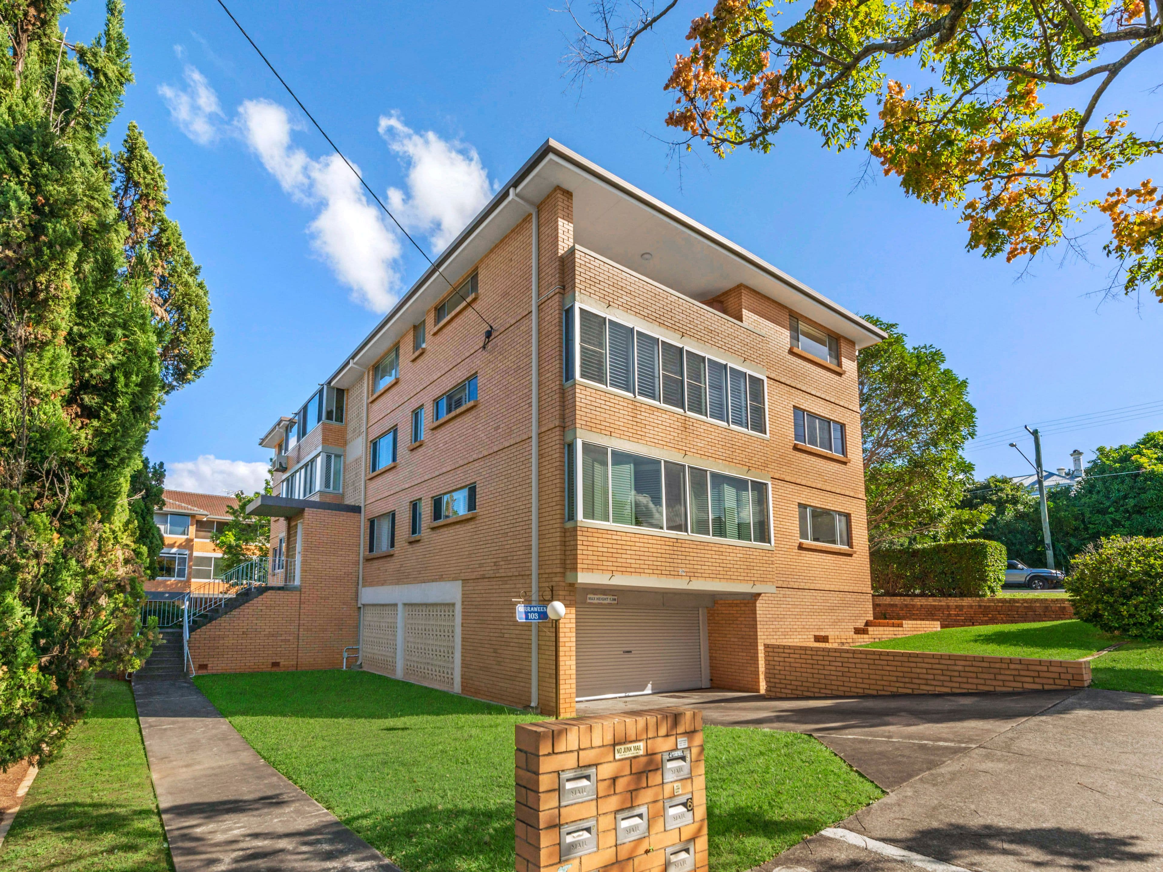 25 Bentley Street, Surrey Hills, Surrey Hills - Image 1