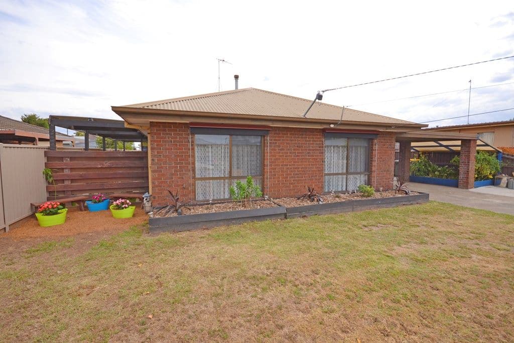 3 Clover Street, WENDOUREE VIC 3355, Wendouree - Image 1