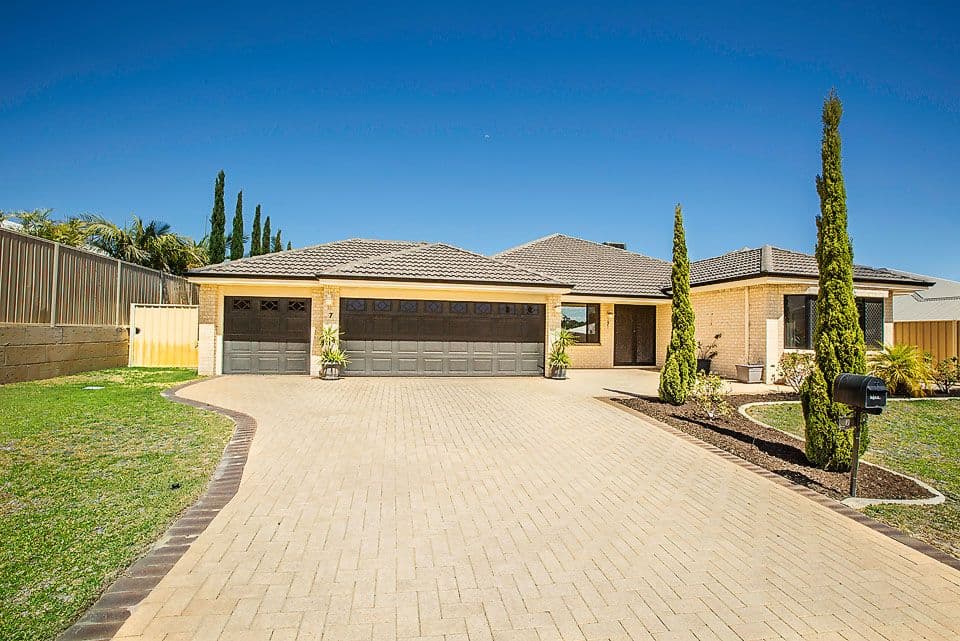 7 Claddagh Road, Australind WA 6233, Australind - Image 1