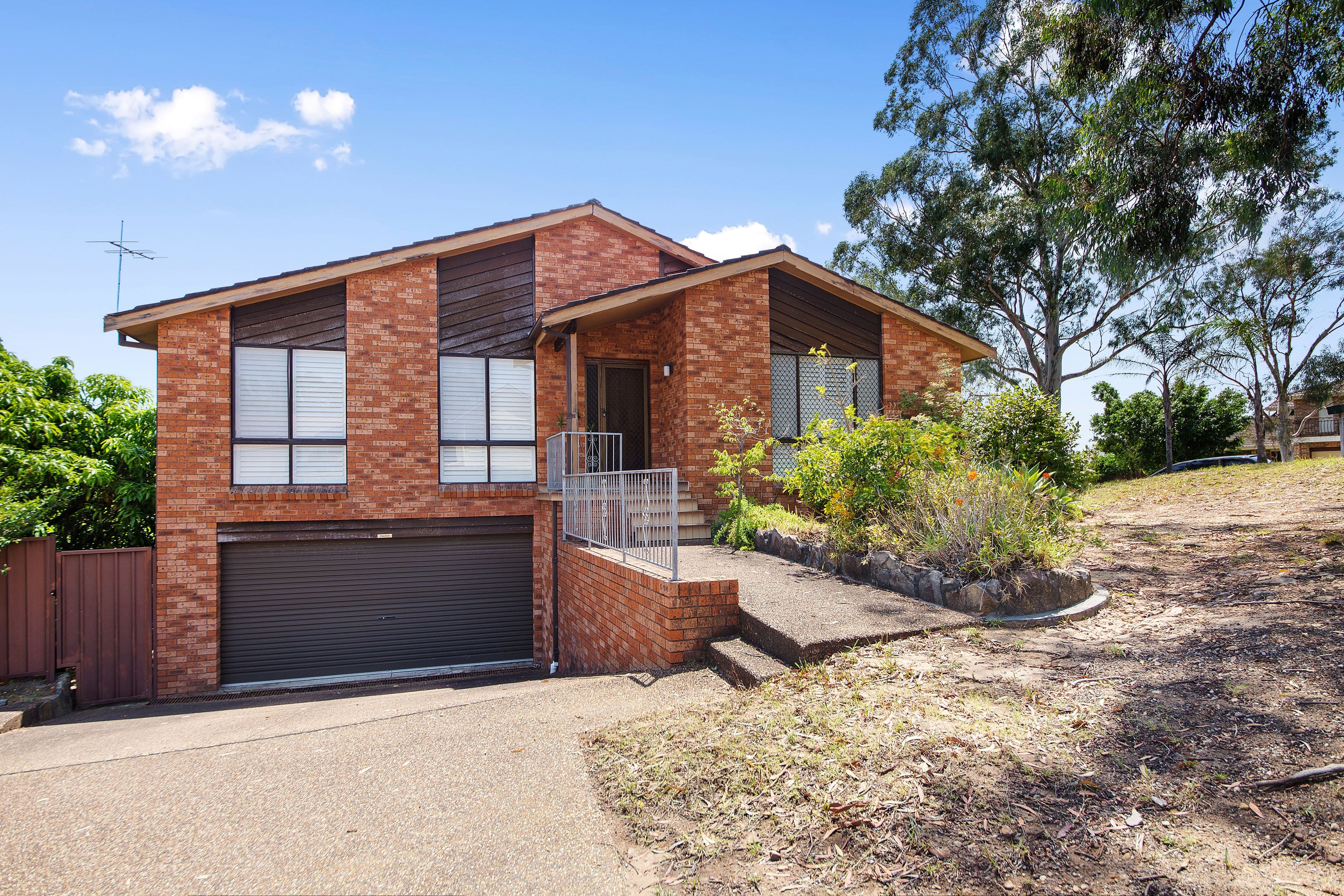 8 Brushwood Drive, Alfords Point - Image 1
