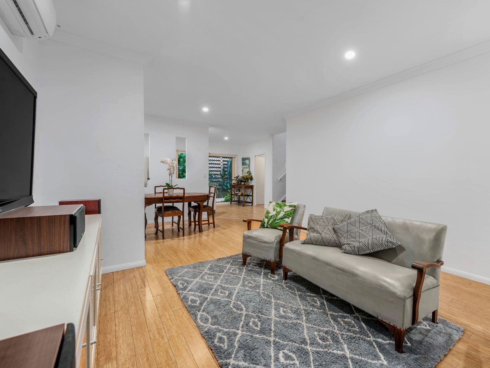 7 Titania Street, Morningside QLD 4170, Morningside - Image 1